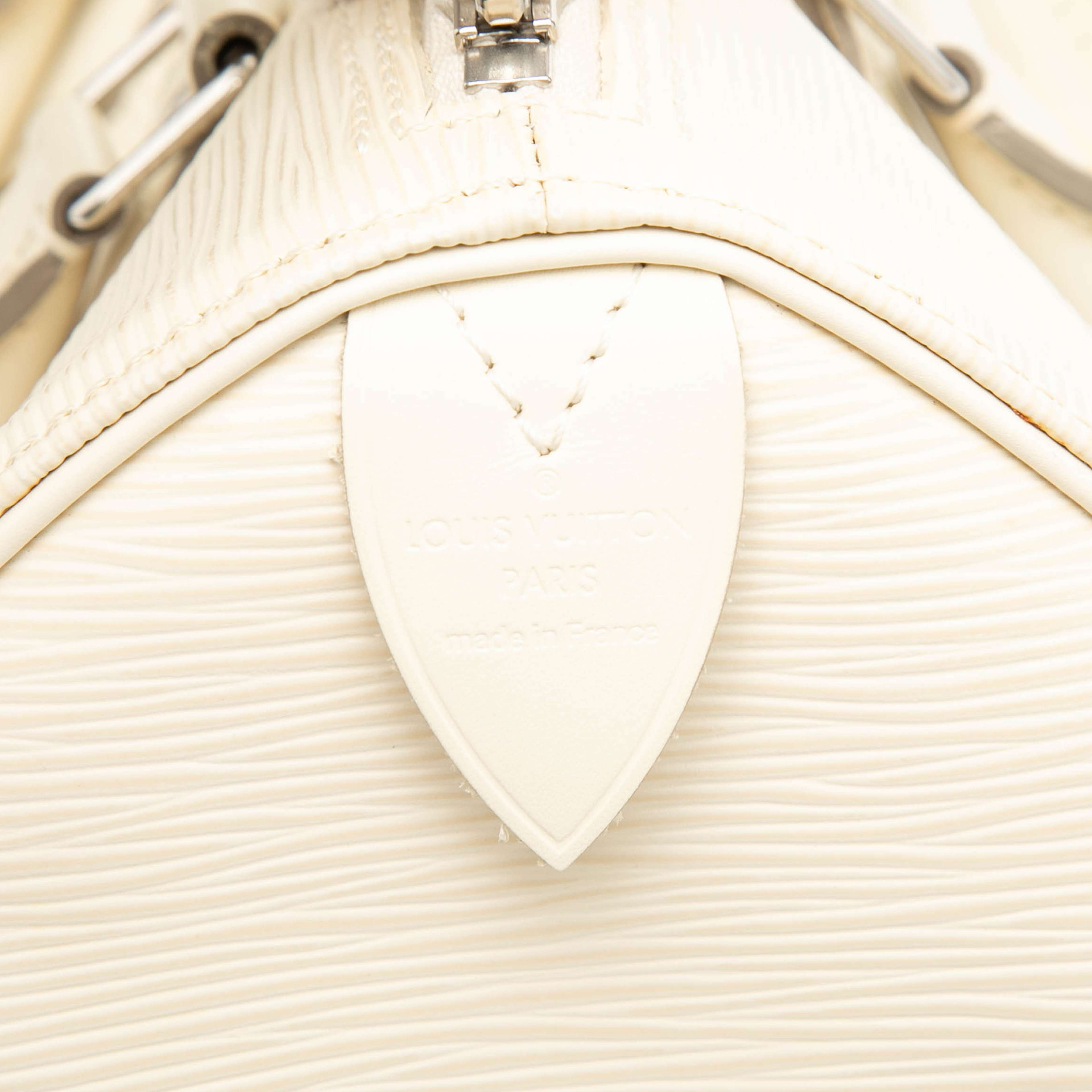 Louis Vuitton Epi Speedy 30, från Luxclusif, i färgen white. Klicka för att öppna bilden i stort format