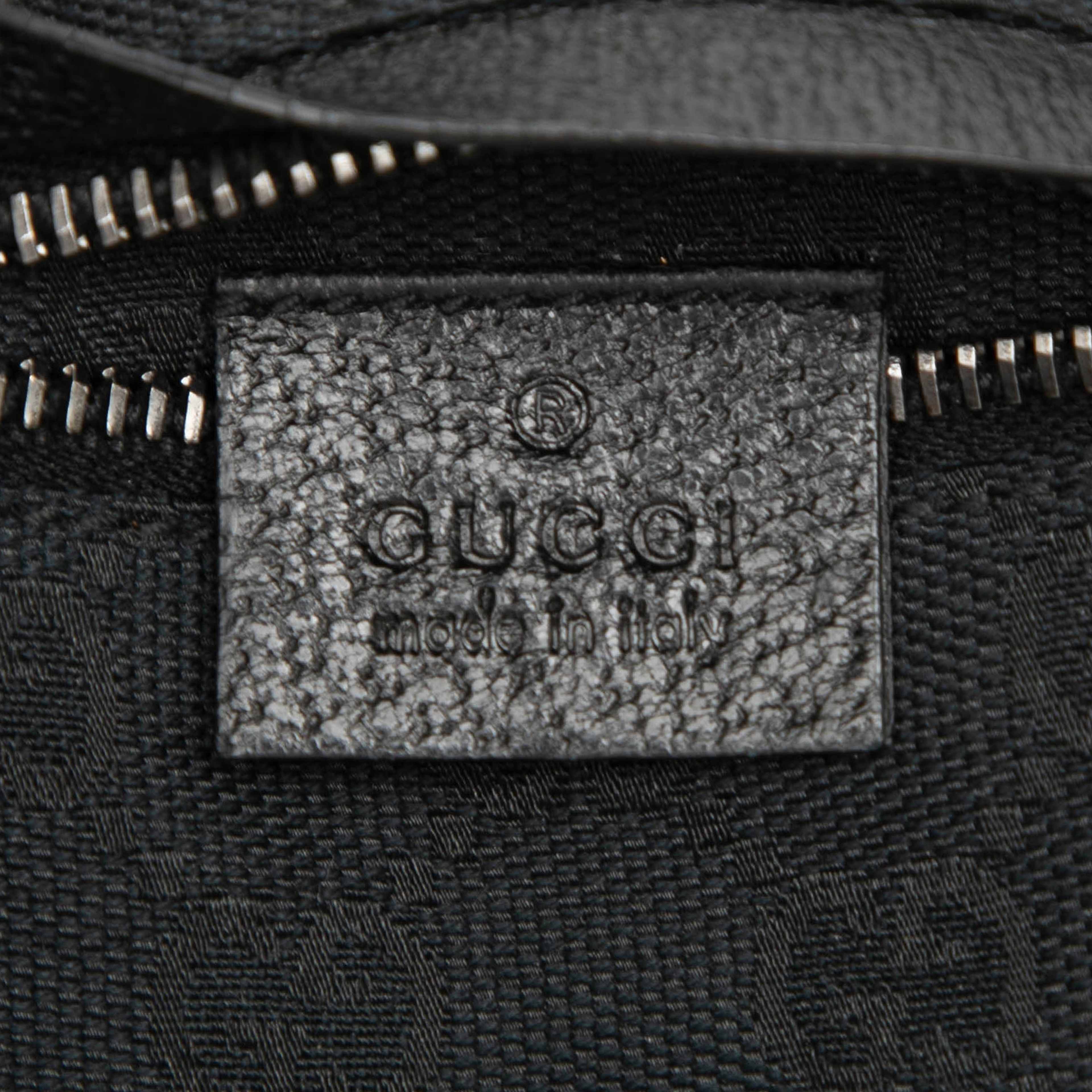 Gucci Gg Canvas Double Pocket Belt Bag, från Luxclusif, i färgen svart. Klicka för att öppna bilden i stort format