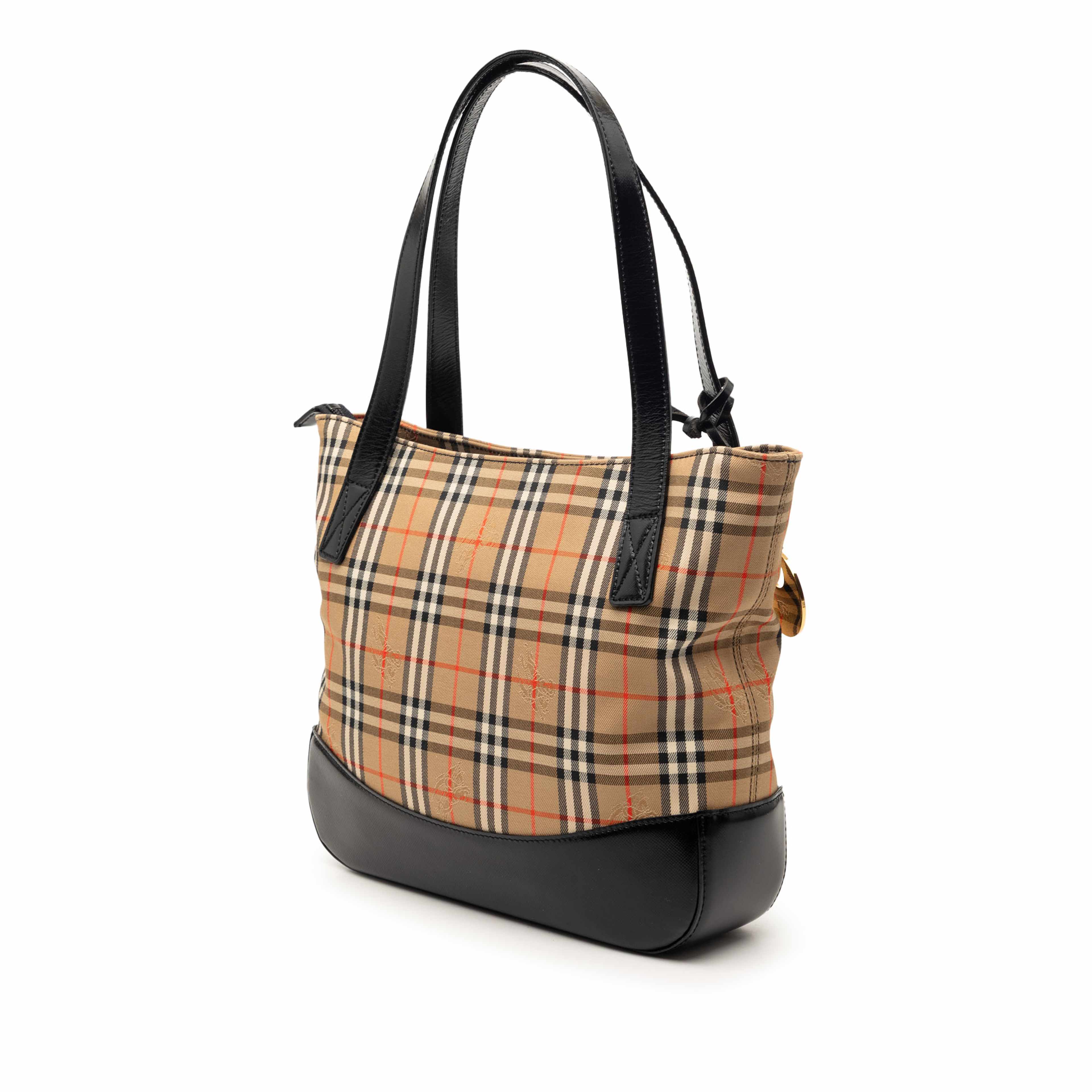 Burberry Haymarket Check Canvas Tote, från Luxclusif, i färgen beige. Klicka för att öppna bilden i stort format