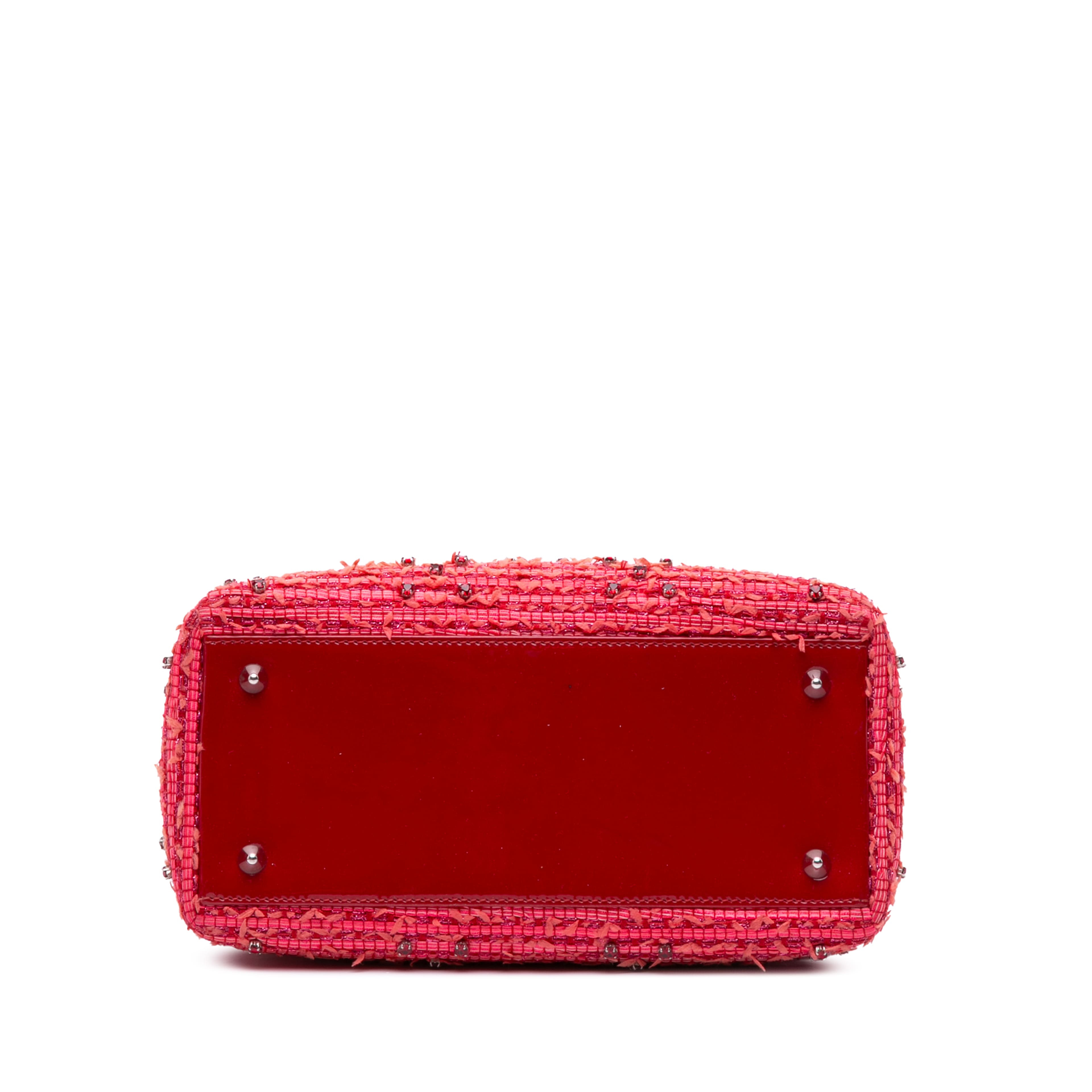 Dior Medium Tweed Fringe Rhinestone Lady Dior, från Luxclusif, i färgen red. Klicka för att öppna bilden i stort format