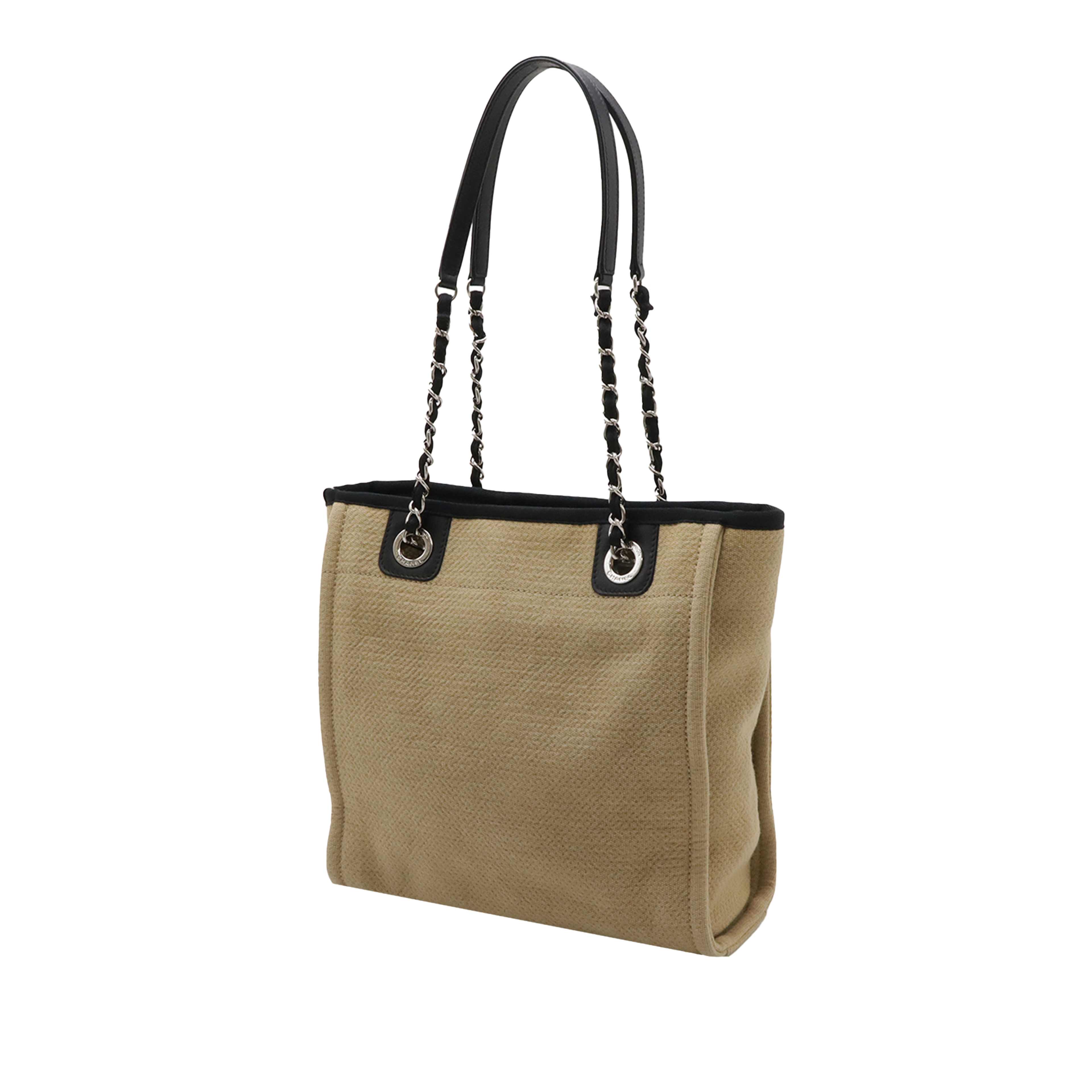 Chanel Mini Canvas Deauville Tote, från Luxclusif, i färgen beige. Klicka för att öppna bilden i stort format