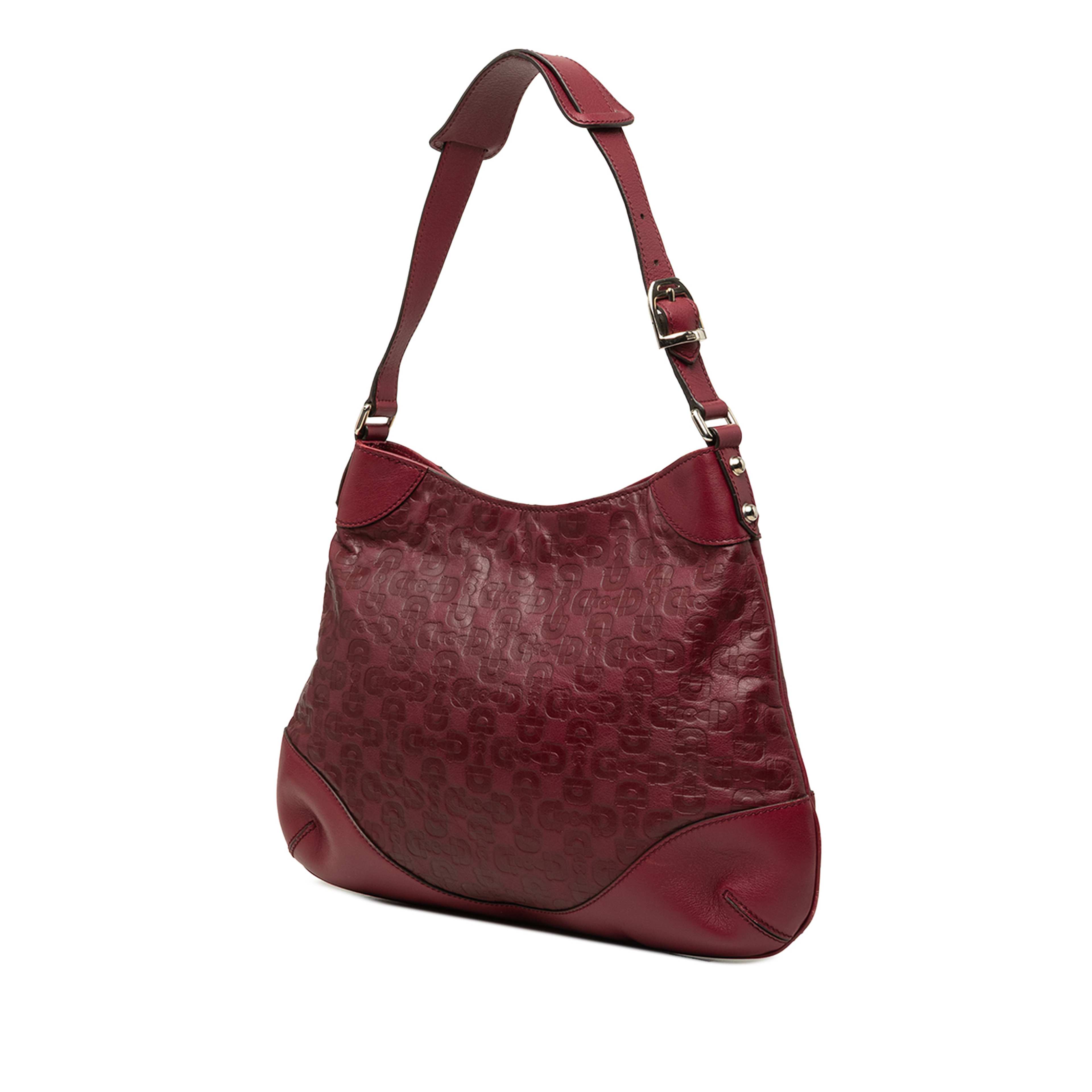 Gucci Horsebit Embossed Calfskin Hobo, från Luxclusif, i färgen röd. Klicka för att öppna bilden i stort format