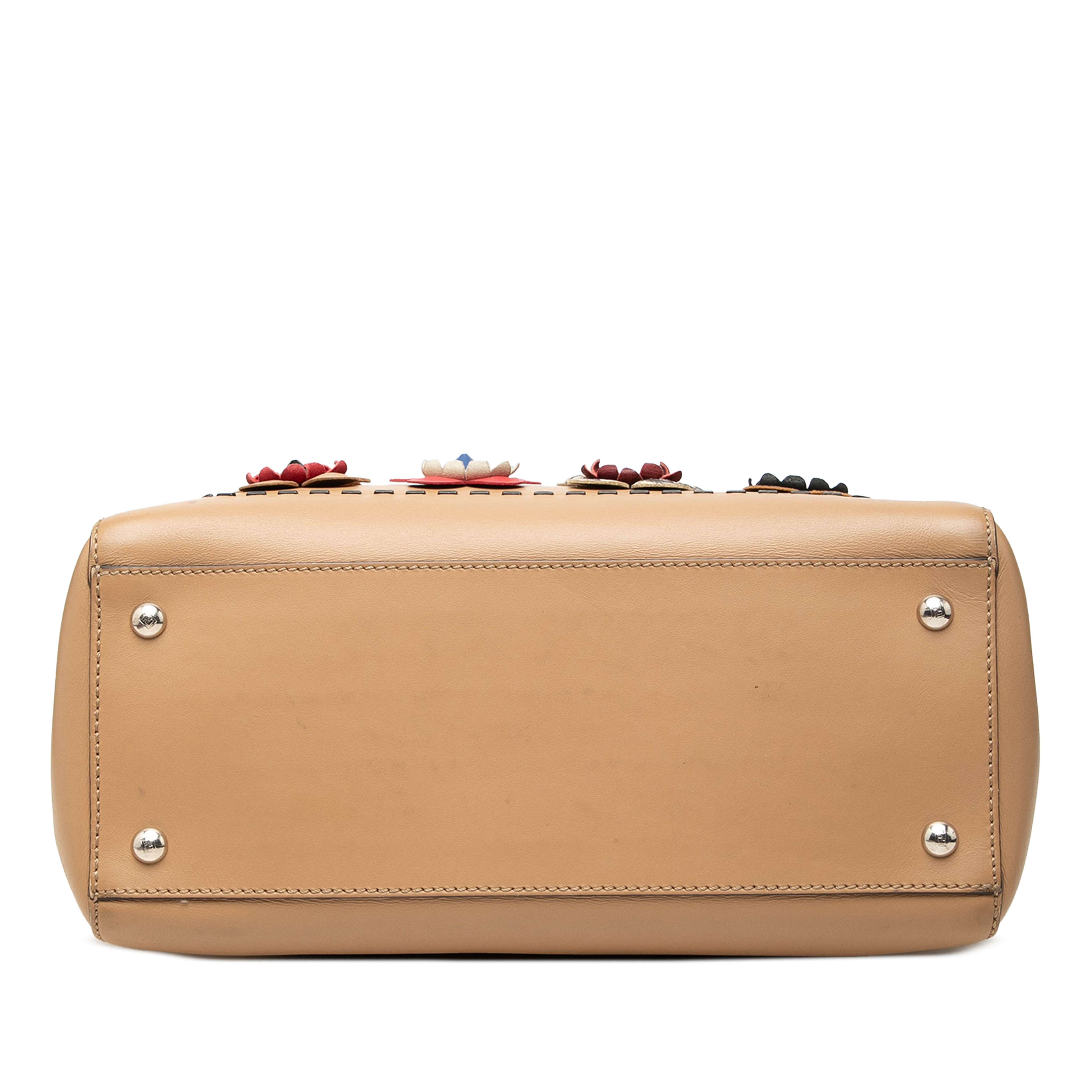 Fendi Medium Leather Flowerland Dotcom Satchel, från Luxclusif, i färgen brun. Klicka för att öppna bilden i stort format