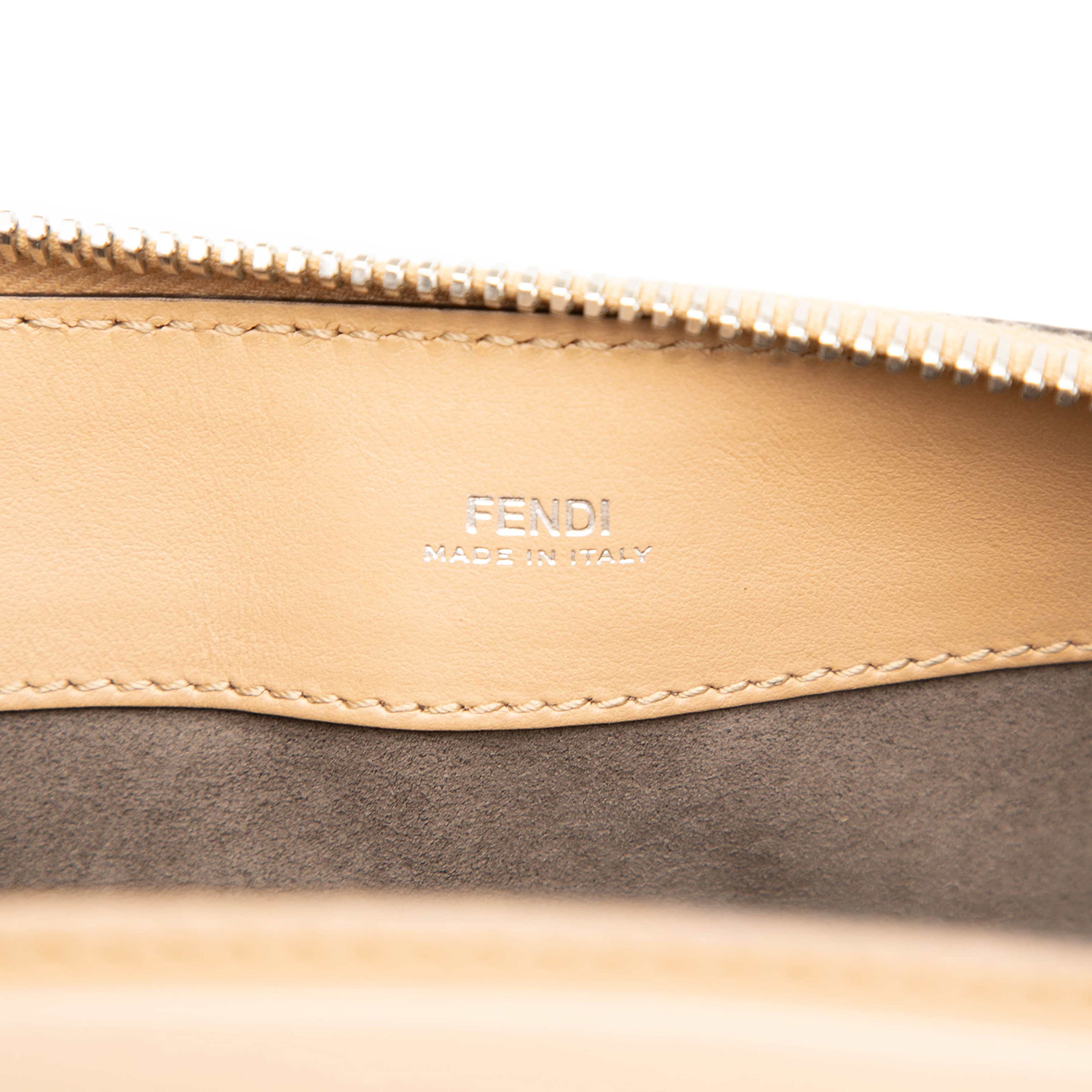 Fendi Medium Leather Flowerland Dotcom Satchel, från Luxclusif, i färgen brun. Klicka för att öppna bilden i stort format