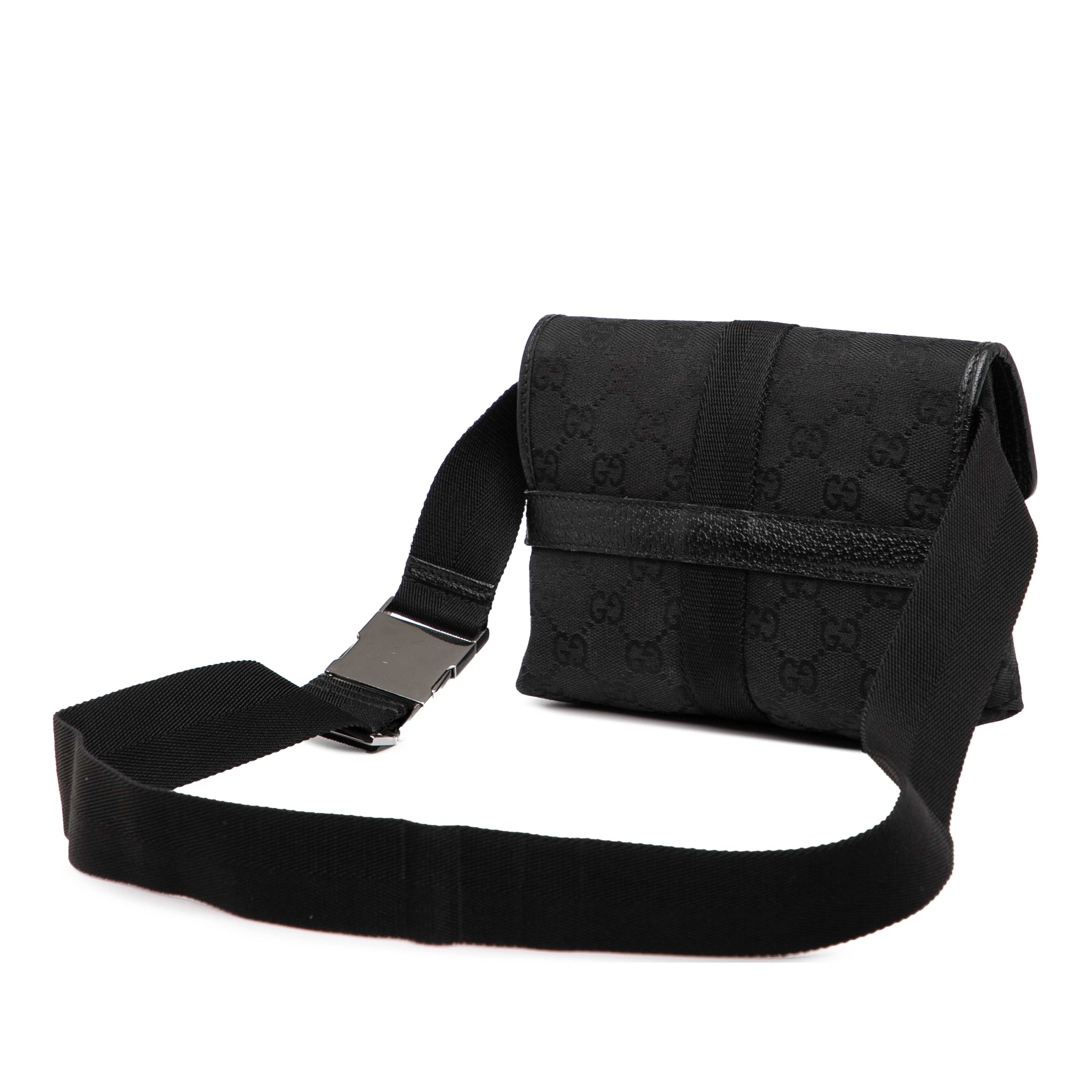 Gucci Gg Canvas Belt Bag, från Luxclusif, i färgen black. Klicka för att öppna bilden i stort format