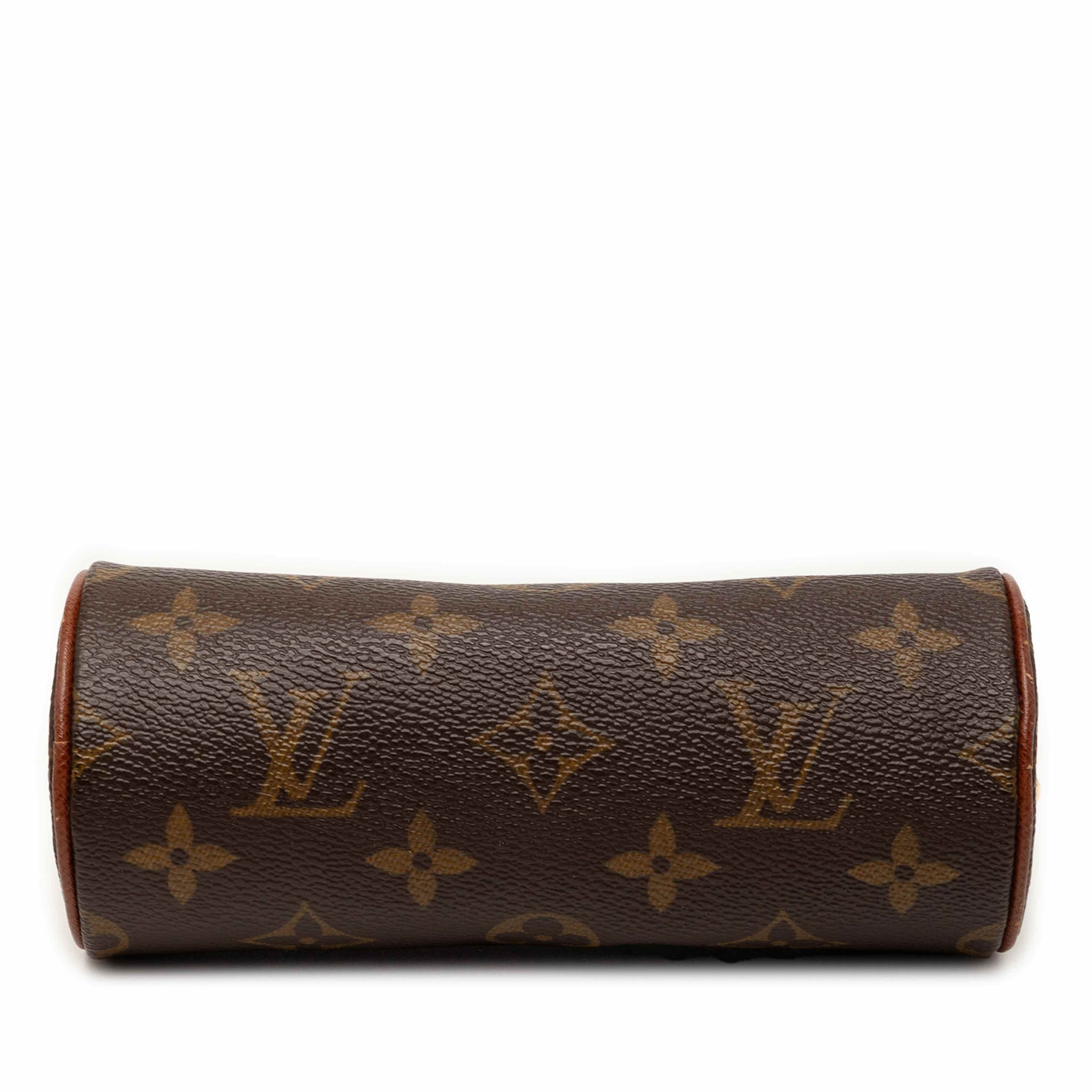 Louis Vuitton Monogram Papillon Pochette, från Luxclusif, i färgen brown. Klicka för att öppna bilden i stort format