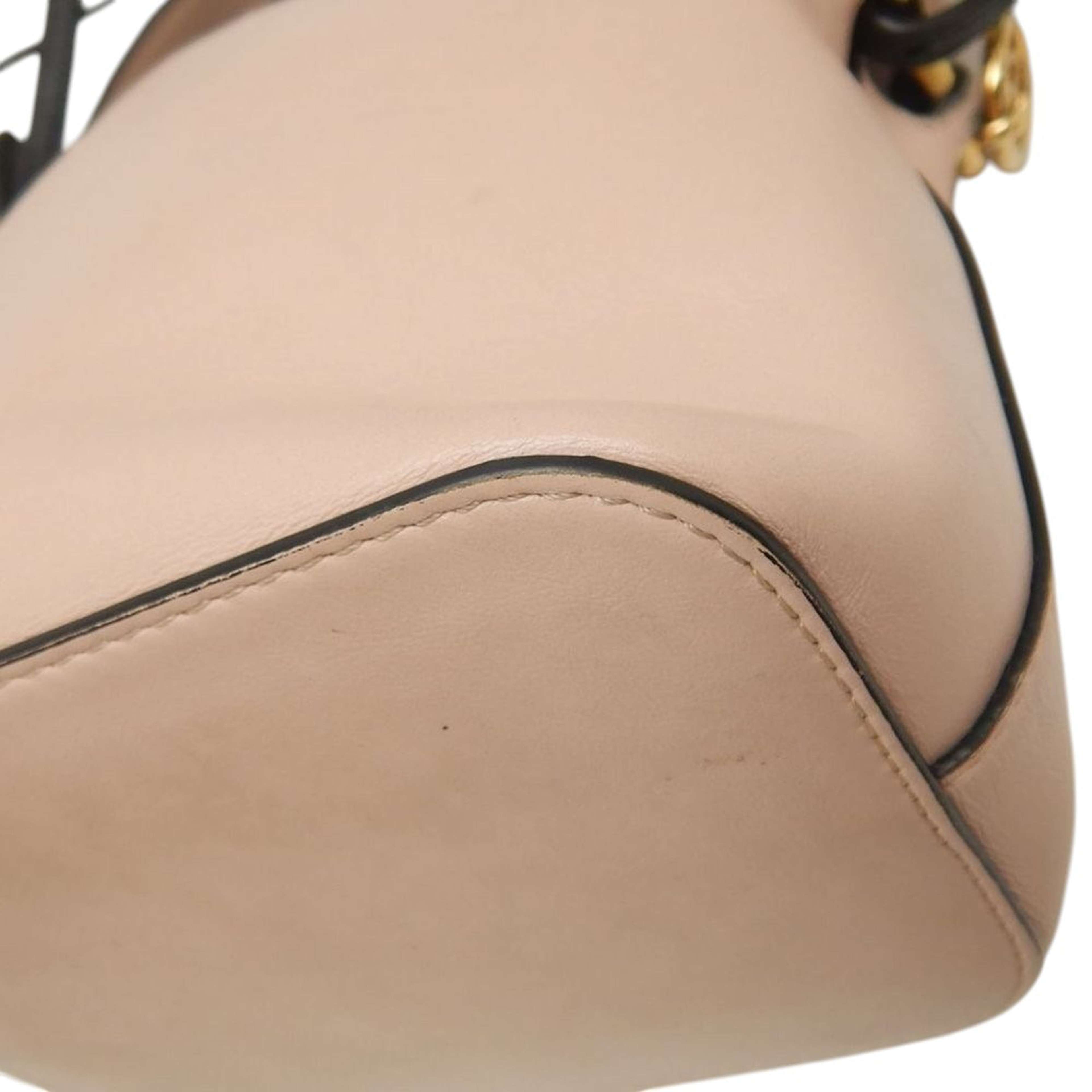 Fendi Mini Calfskin Mon Tresor Bucket Bag, från Luxclusif, i färgen brun. Klicka för att öppna bilden i stort format