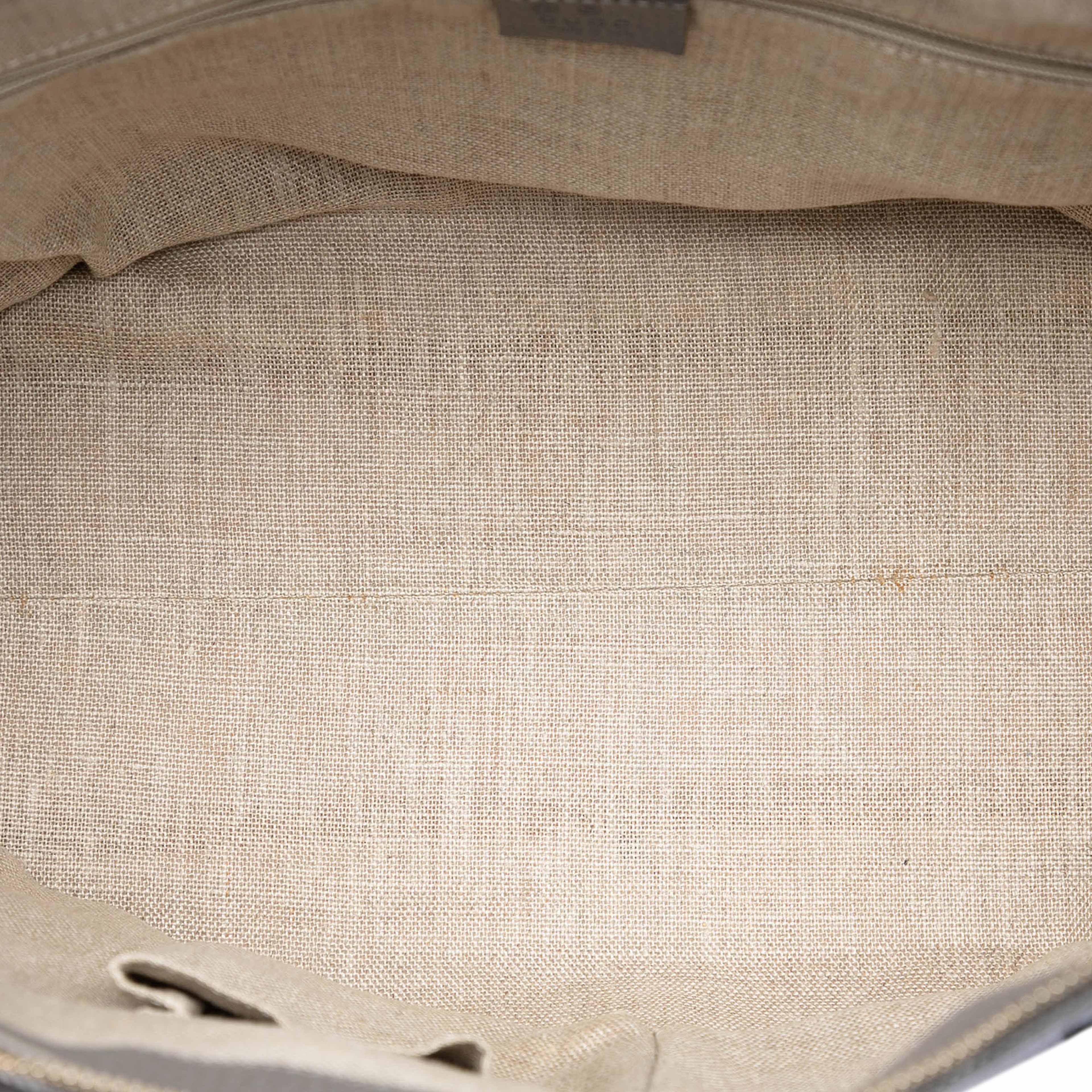 Gucci Medium Leather Gg Charm Dome Satchel, från Luxclusif, i färgen gray. Klicka för att öppna bilden i stort format