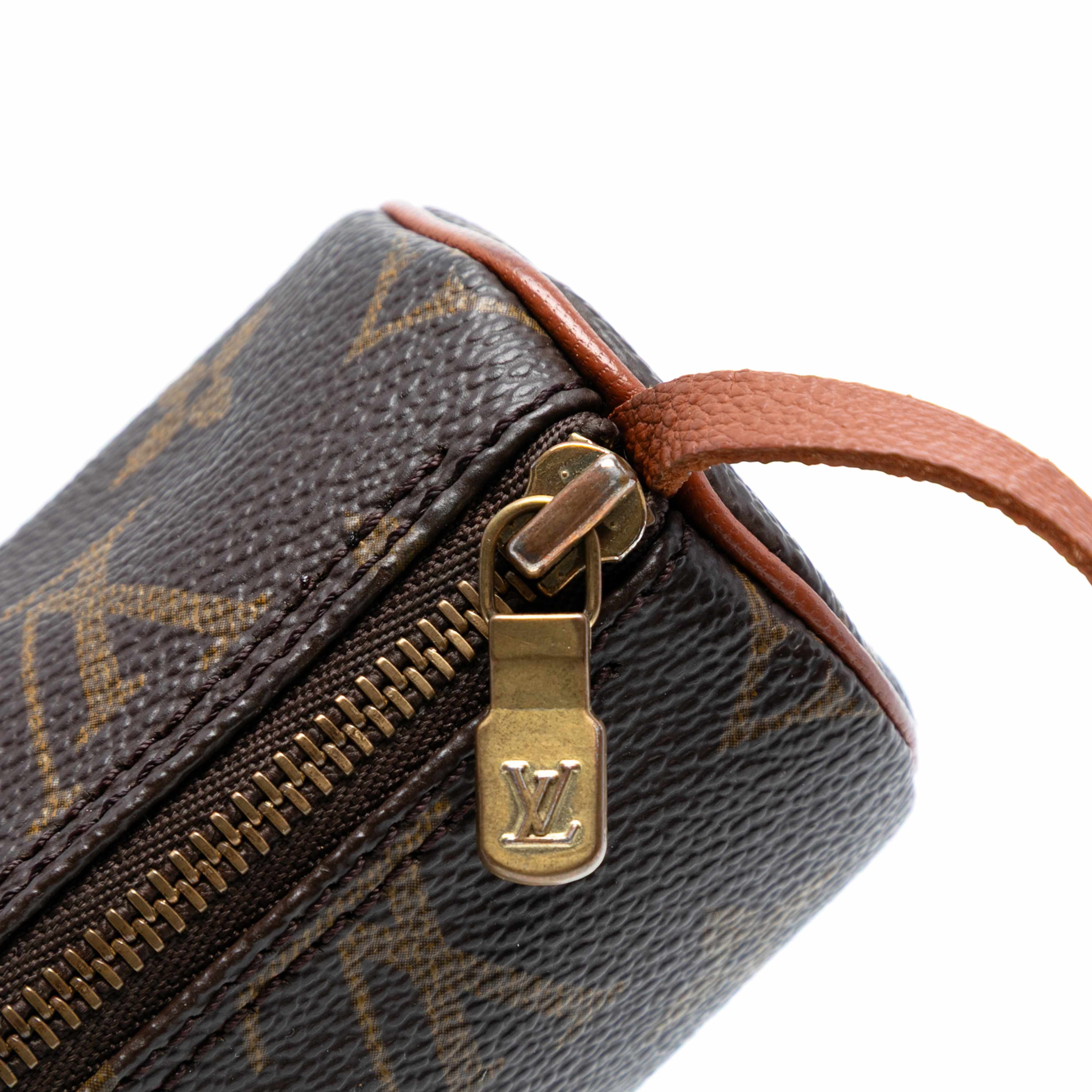 Louis Vuitton Monogram Papillon Pochette, från Luxclusif, i färgen brown. Klicka för att öppna bilden i stort format