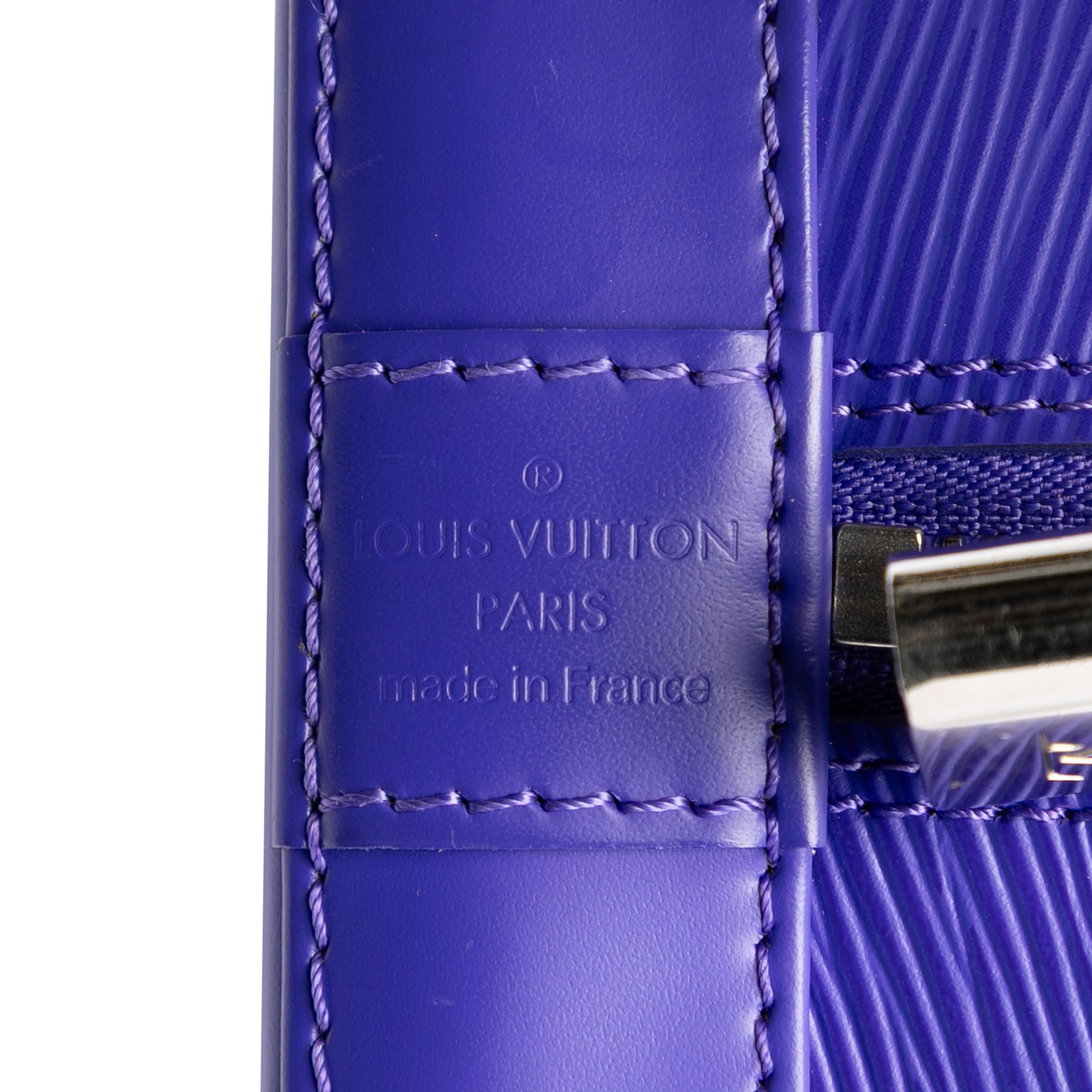 Louis Vuitton Epi Alma Pm, från Luxclusif, i färgen purple. Klicka för att öppna bilden i stort format