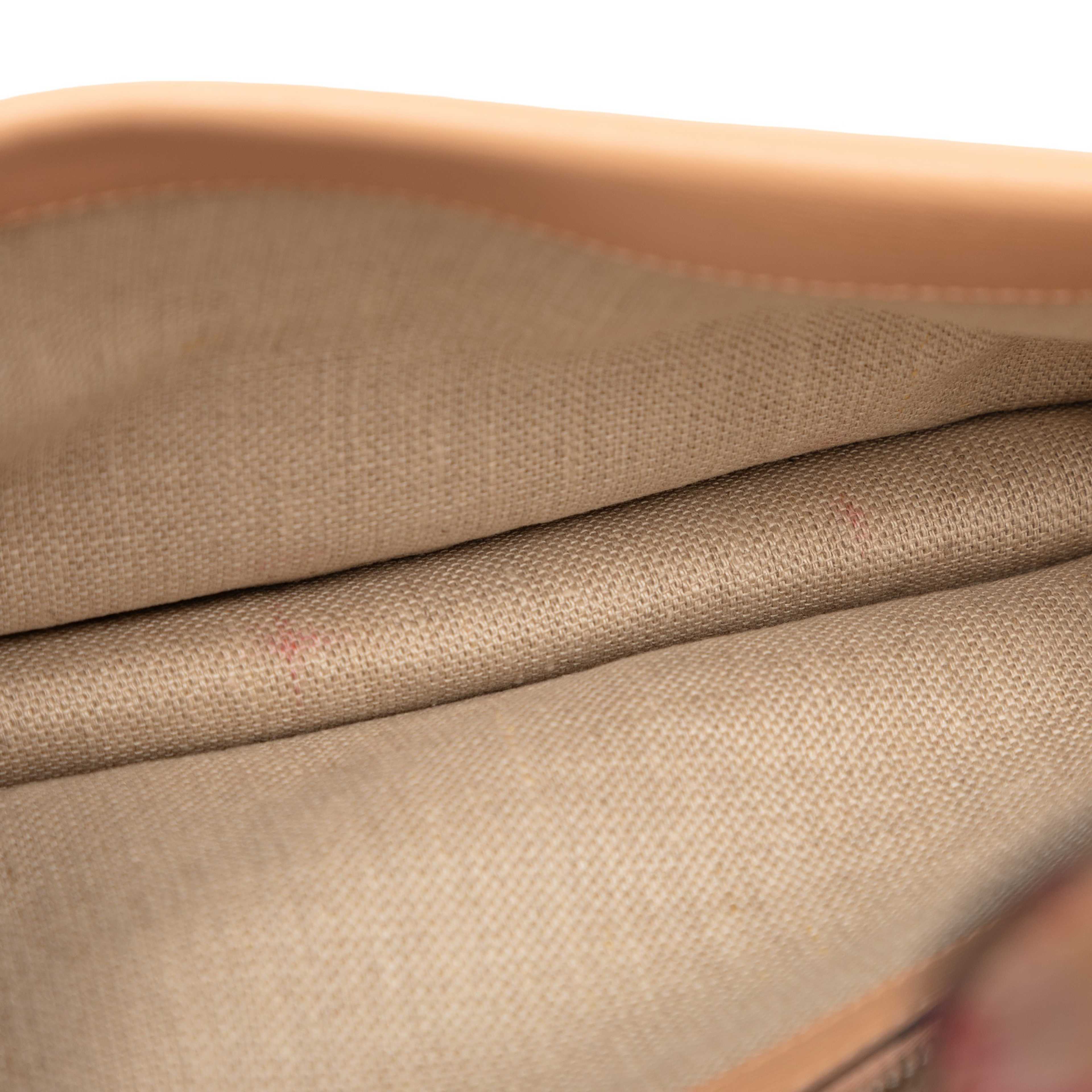 Gucci Medium Leather Blooms Dionysus Crossbody, från Luxclusif, i färgen peach. Klicka för att öppna bilden i stort format