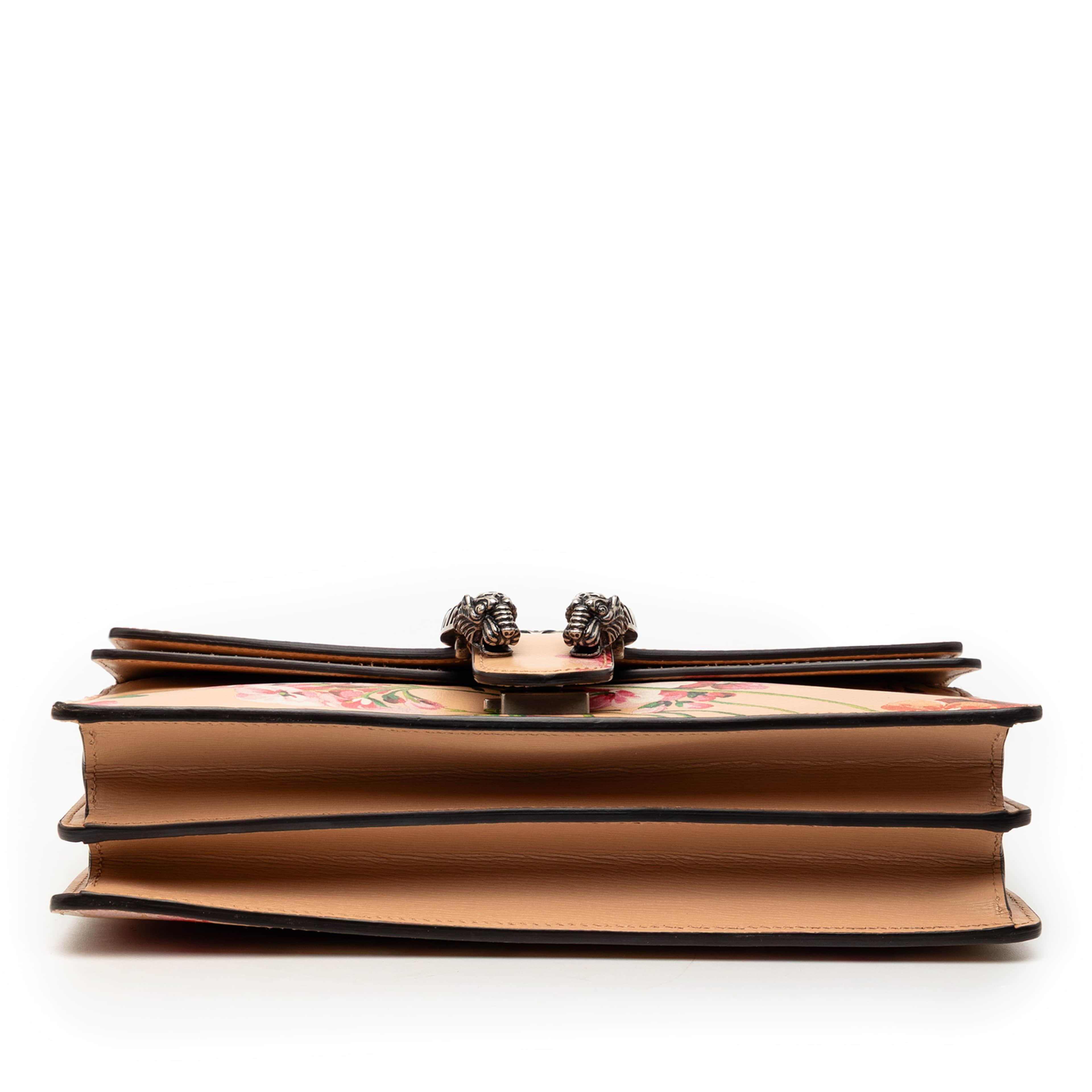 Gucci Medium Leather Blooms Dionysus Crossbody, från Luxclusif, i färgen peach. Klicka för att öppna bilden i stort format