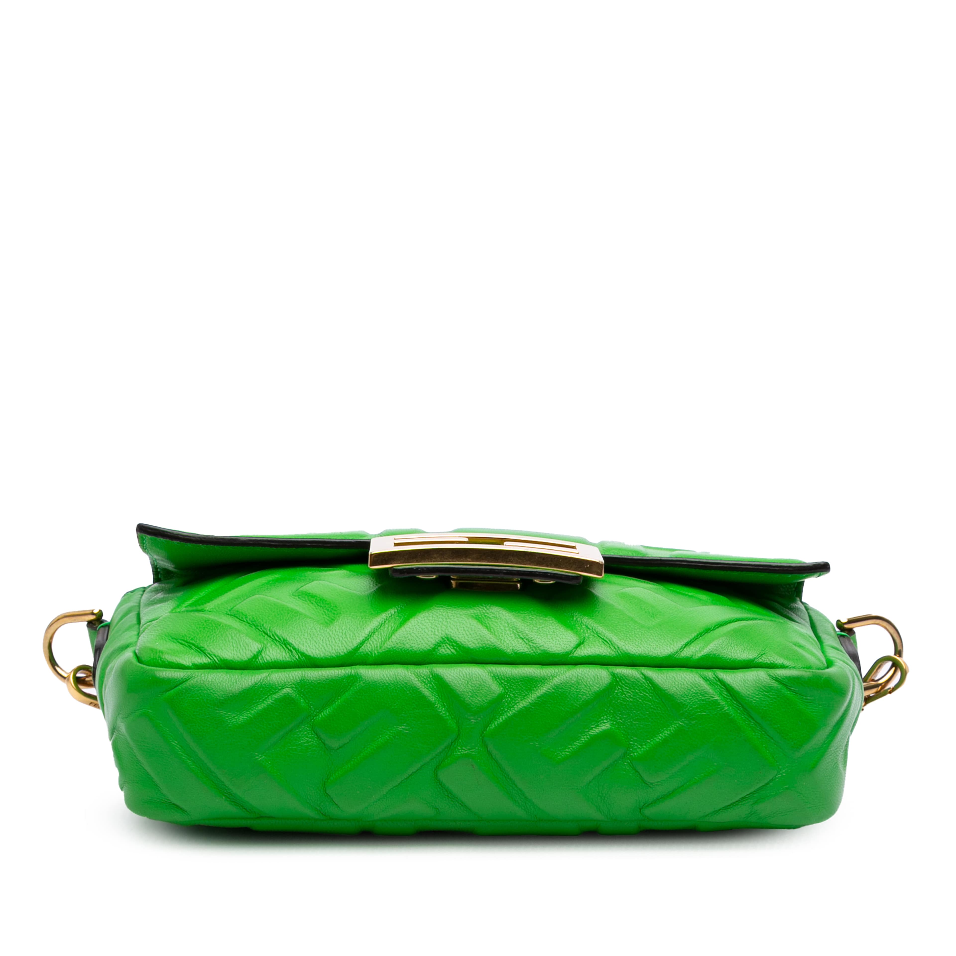 Fendi Mini Zucca Embossed Leather Baguette Satchel, från Luxclusif, i färgen lime. Klicka för att öppna bilden i stort format