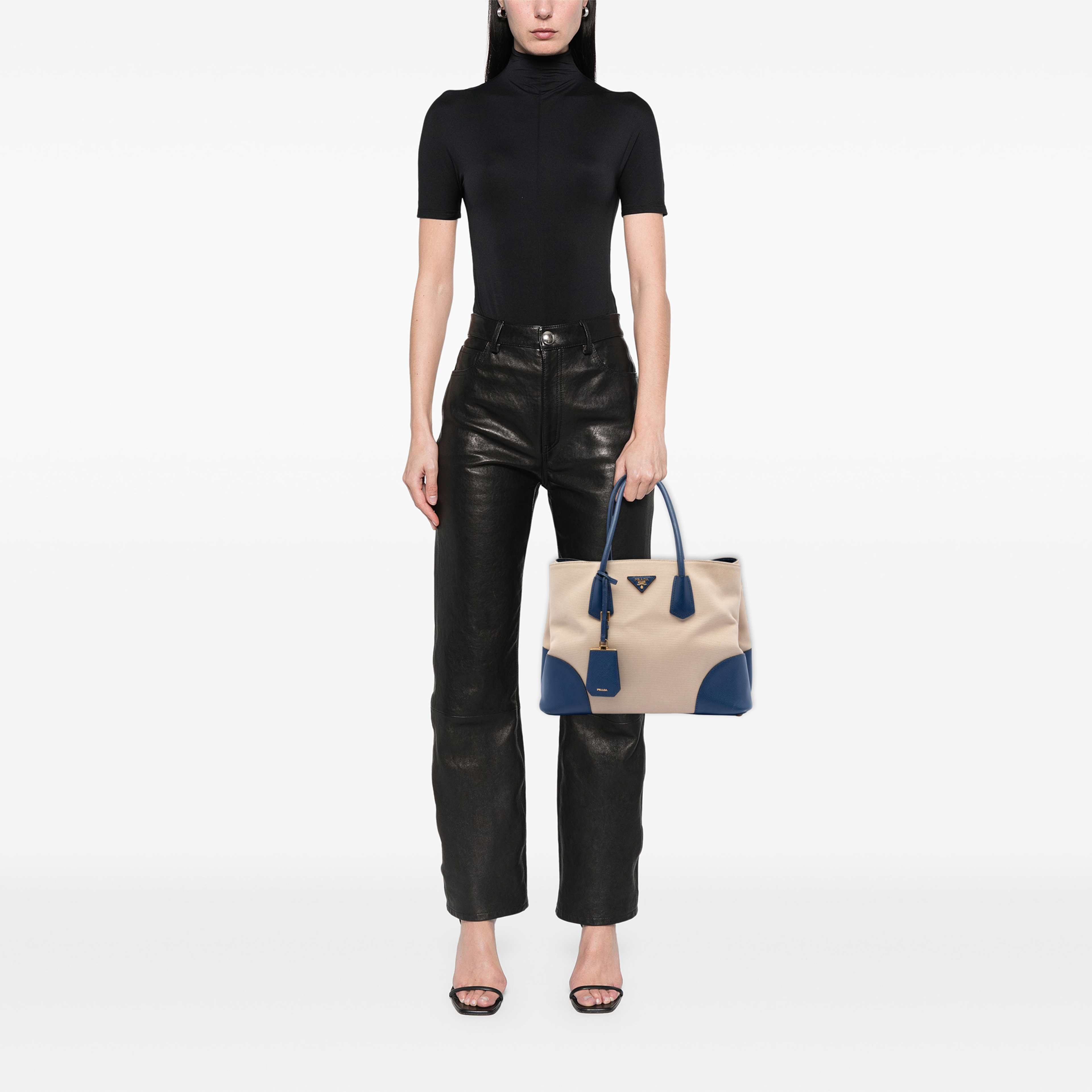 Prada Large Canapa And Saffiano Double Satchel, från Luxclusif, i färgen blå. Klicka för att öppna bilden i stort format