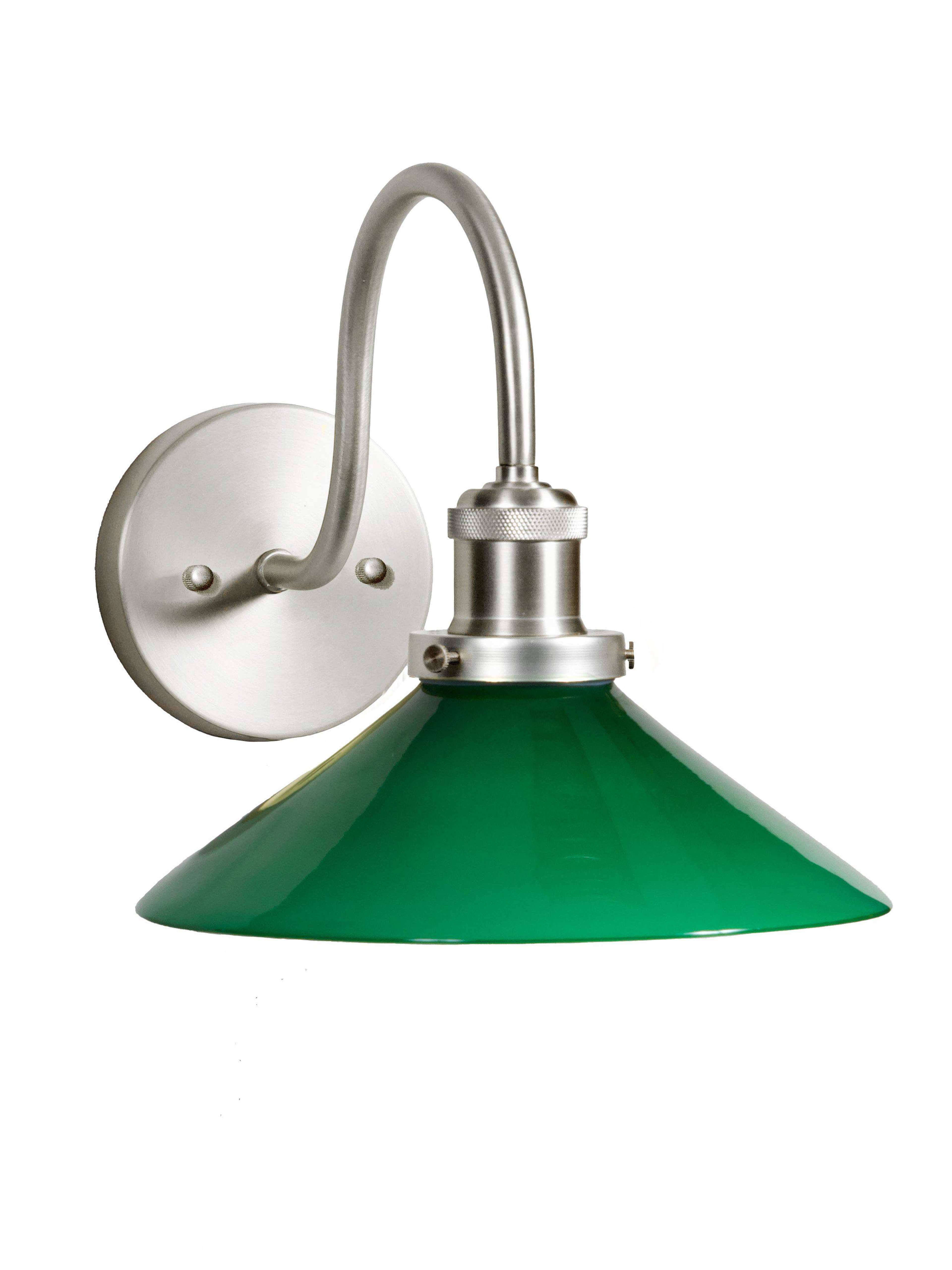 August Vägglampaip23, från PR Home, i färgen grön. Klicka för att öppna bilden i stort format