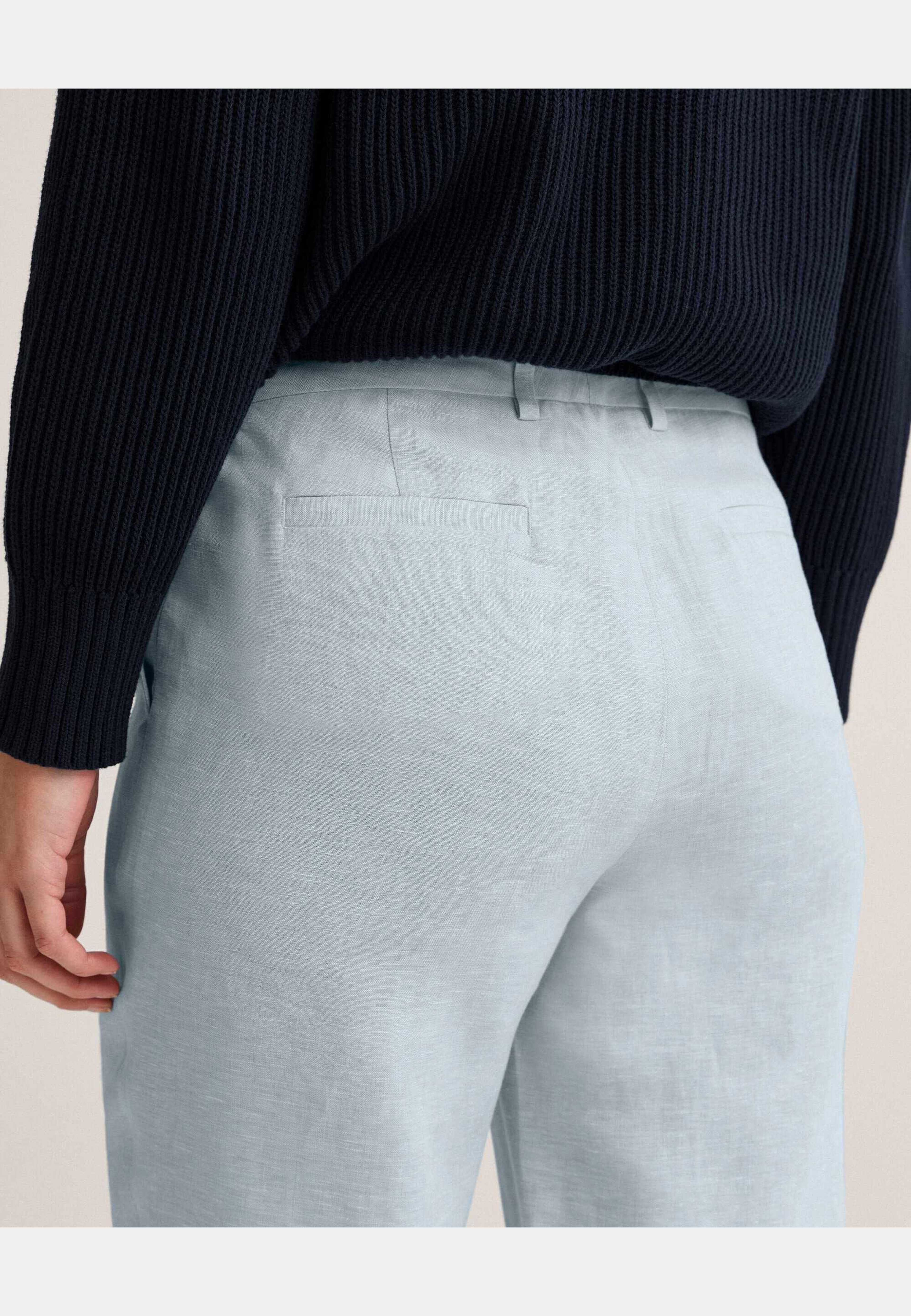 Amanda Slim Linen Trousers, från Newhouse, i färgen ljusblå. Klicka för att öppna bilden i stort format