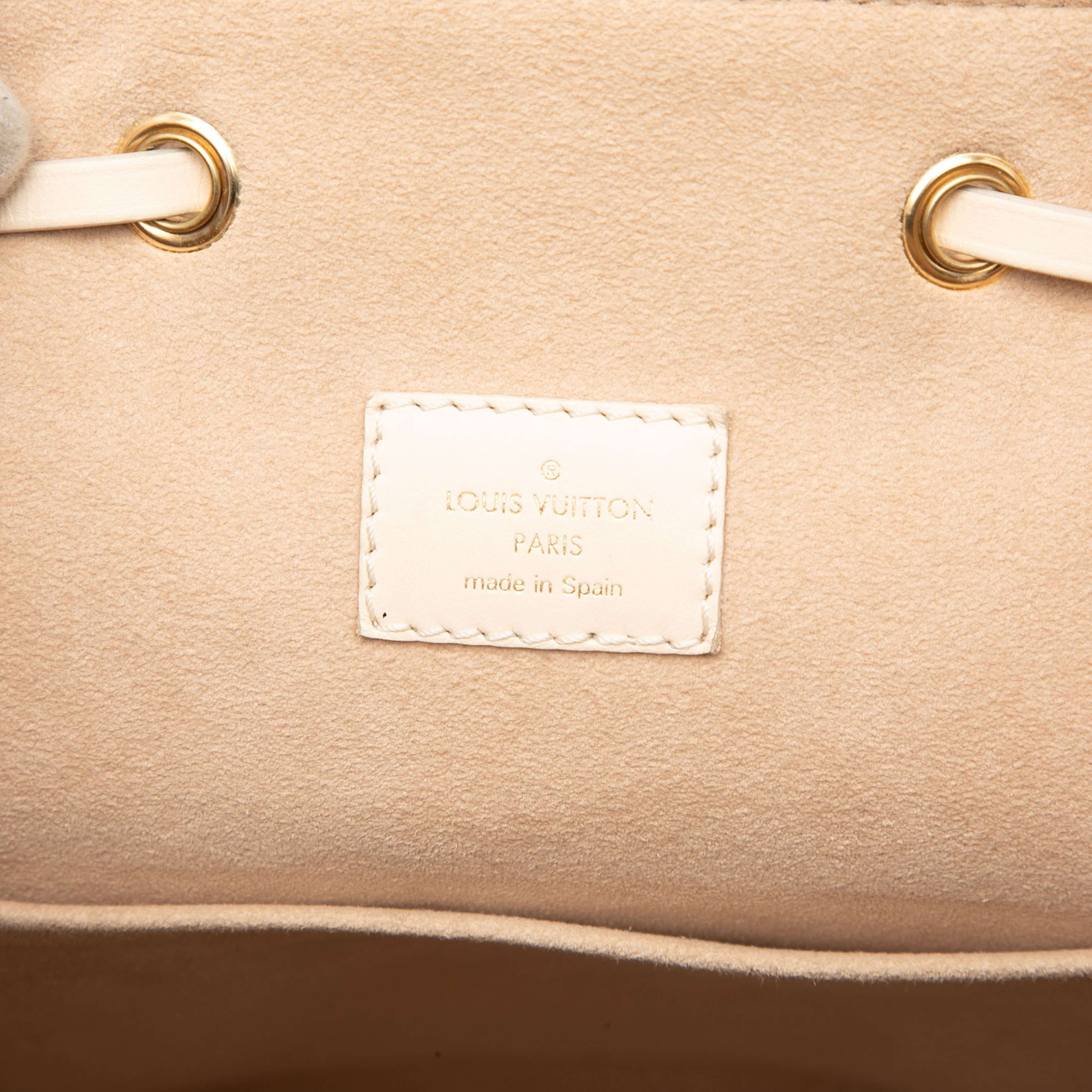 Louis Vuitton Monogram Empreinte Montsouris Pm Backpack, från Luxclusif, i färgen beige. Klicka för att öppna bilden i stort format