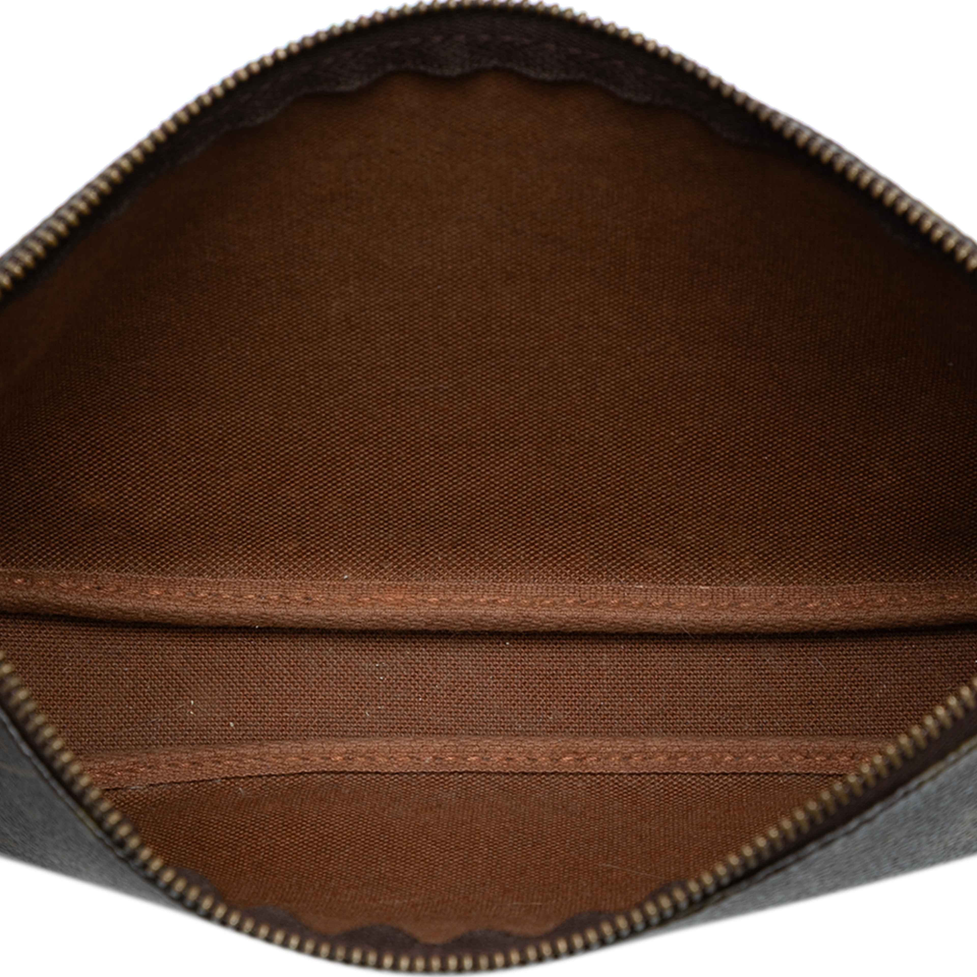 Louis Vuitton Monogram Pochette Accessoires, från Luxclusif, i färgen brown. Klicka för att öppna bilden i stort format