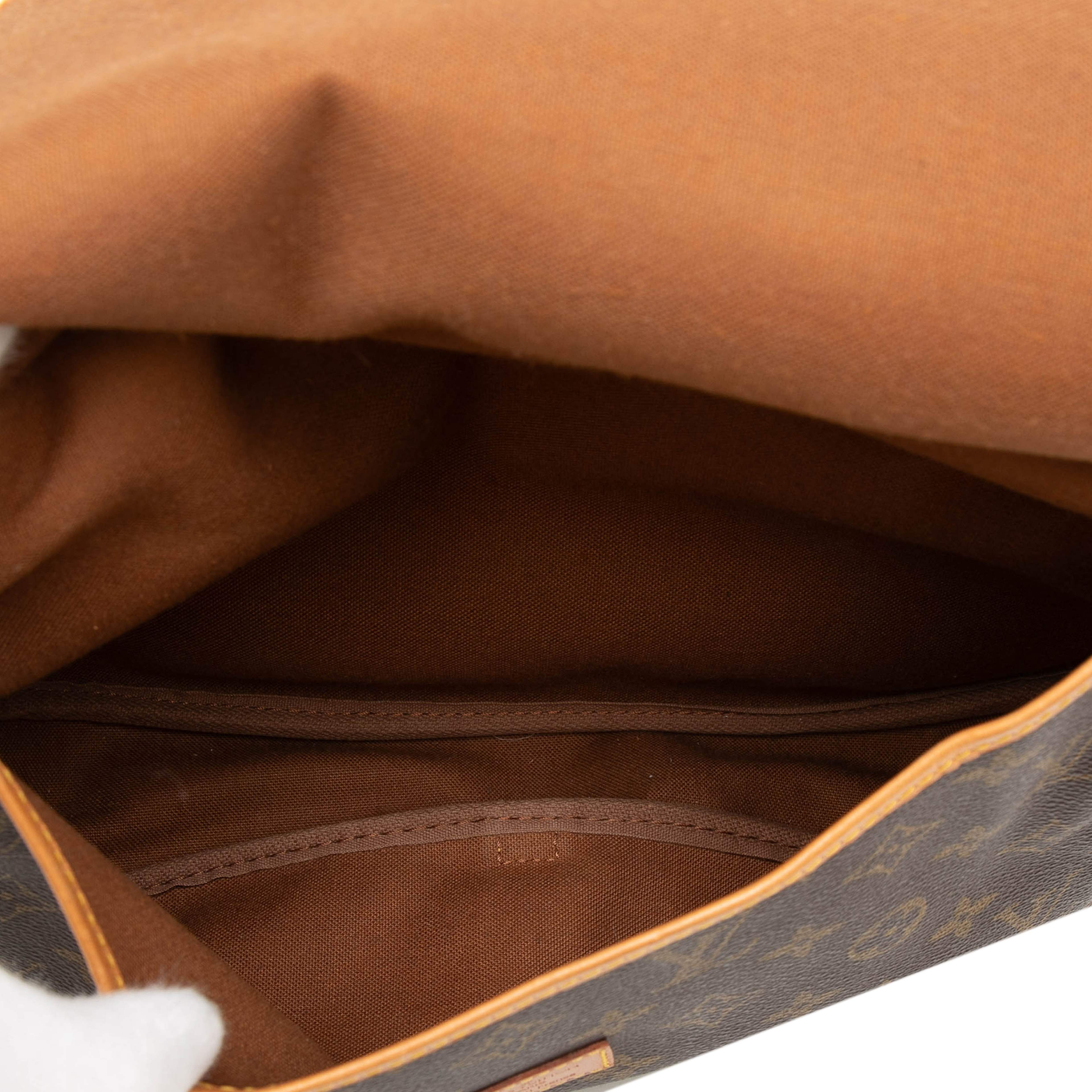 Louis Vuitton Monogram Saumur 30, från Luxclusif, i färgen brown. Klicka för att öppna bilden i stort format