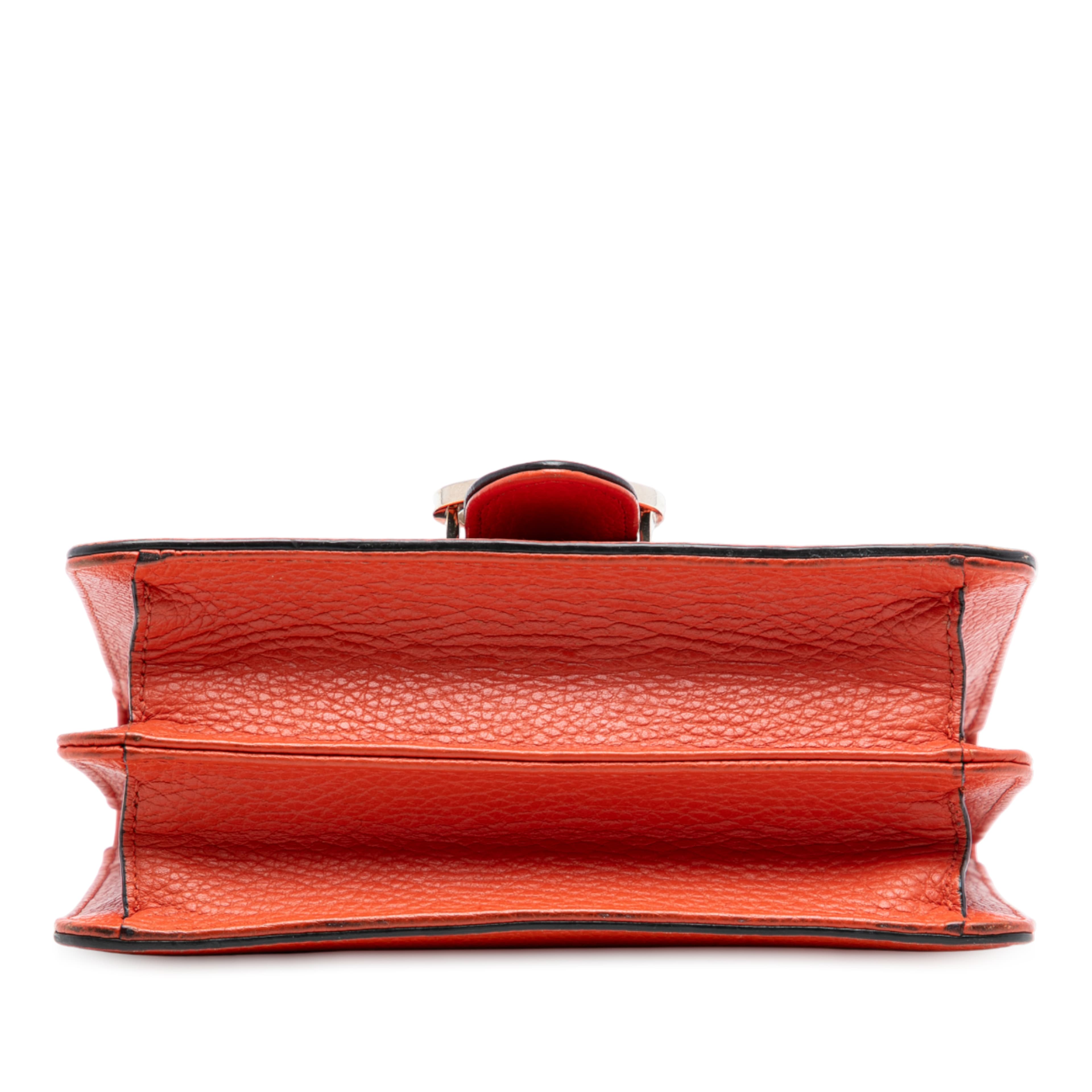 Gucci Small Dollar Calfskin Interlocking G Crossbody, från Luxclusif, i färgen orange. Klicka för att öppna bilden i stort format