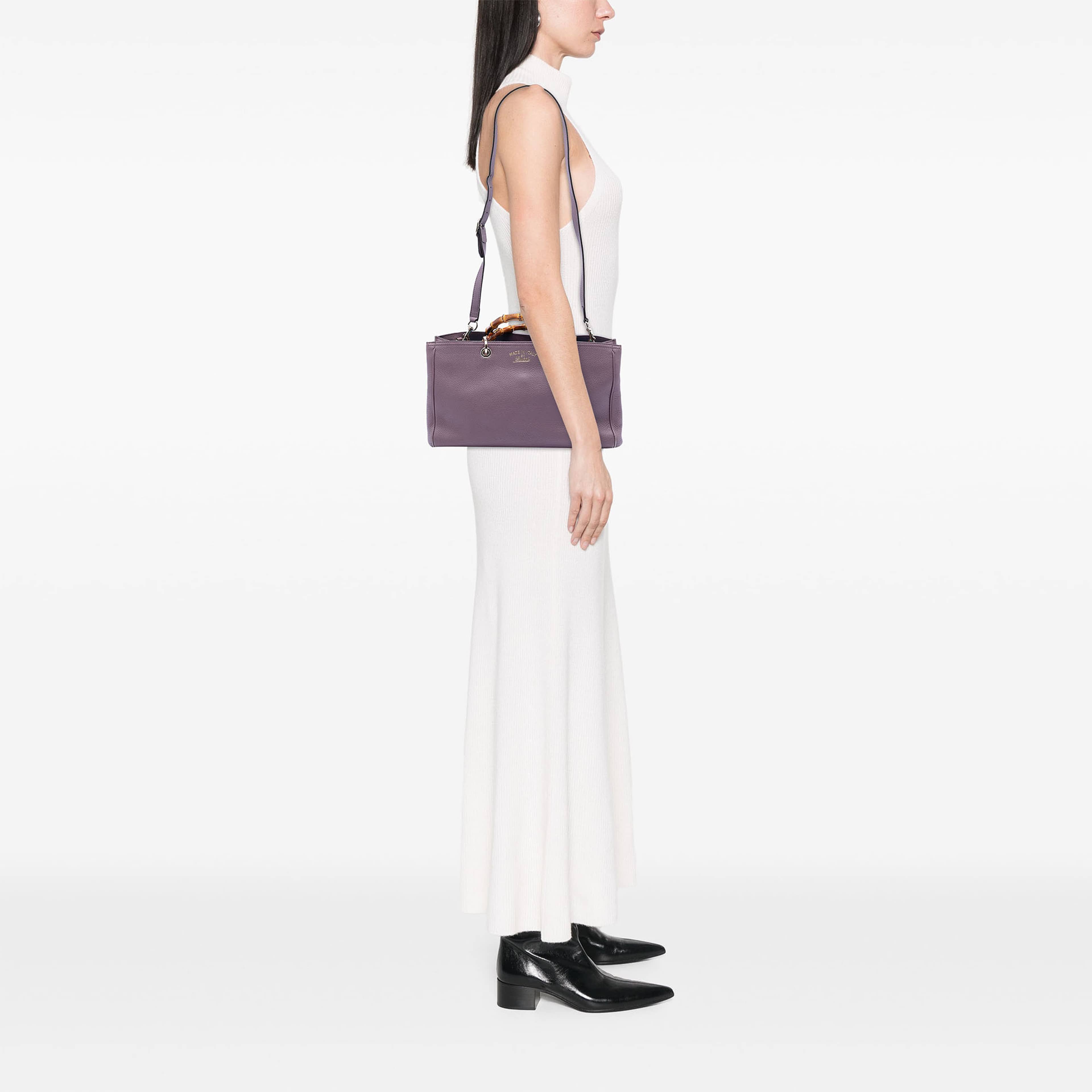Gucci Medium Calfskin Bamboo Shopper Satchel, från Luxclusif, i färgen purpur. Klicka för att öppna bilden i stort format