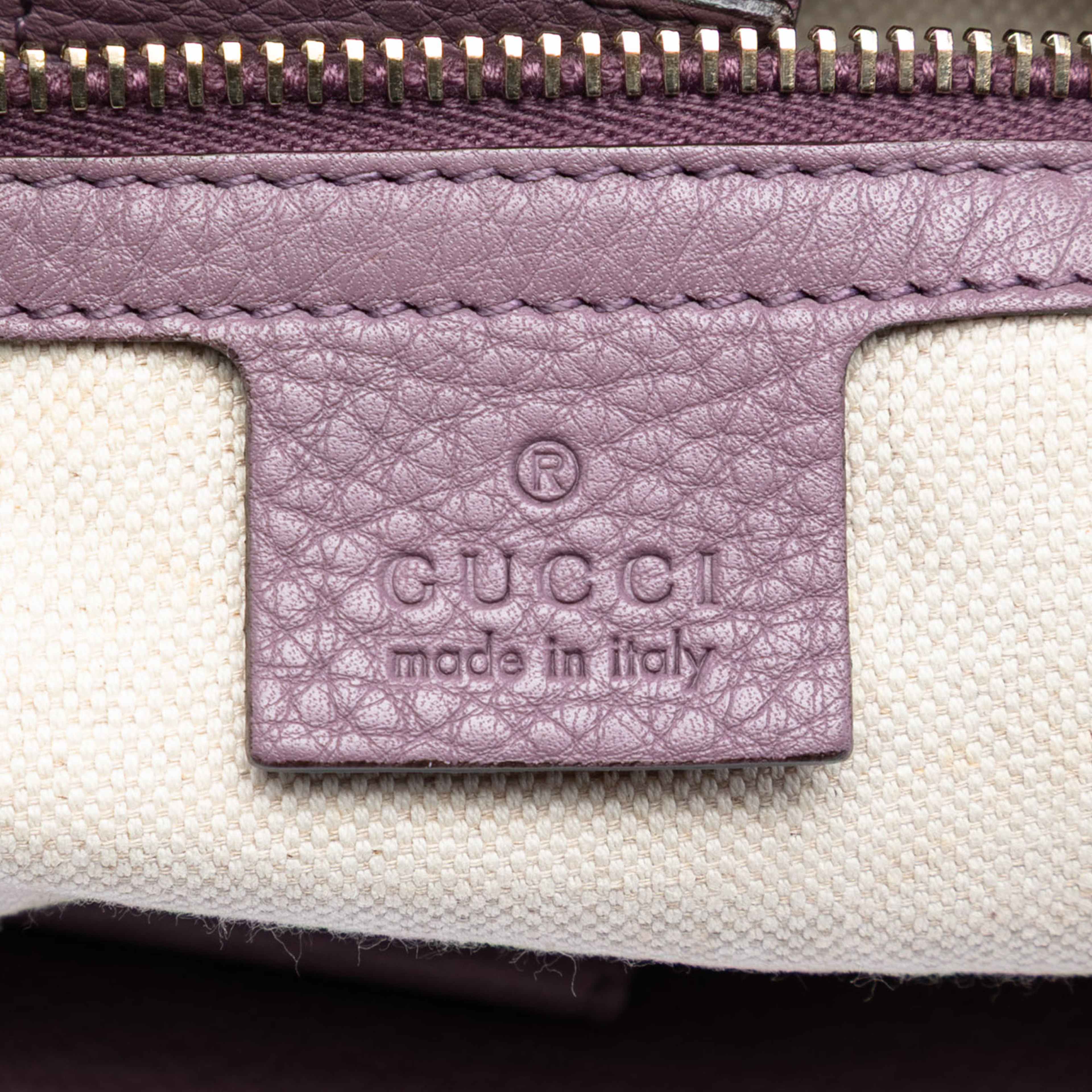 Gucci Medium Calfskin Bamboo Shopper Satchel, från Luxclusif, i färgen dark purple. Klicka för att öppna bilden i stort format