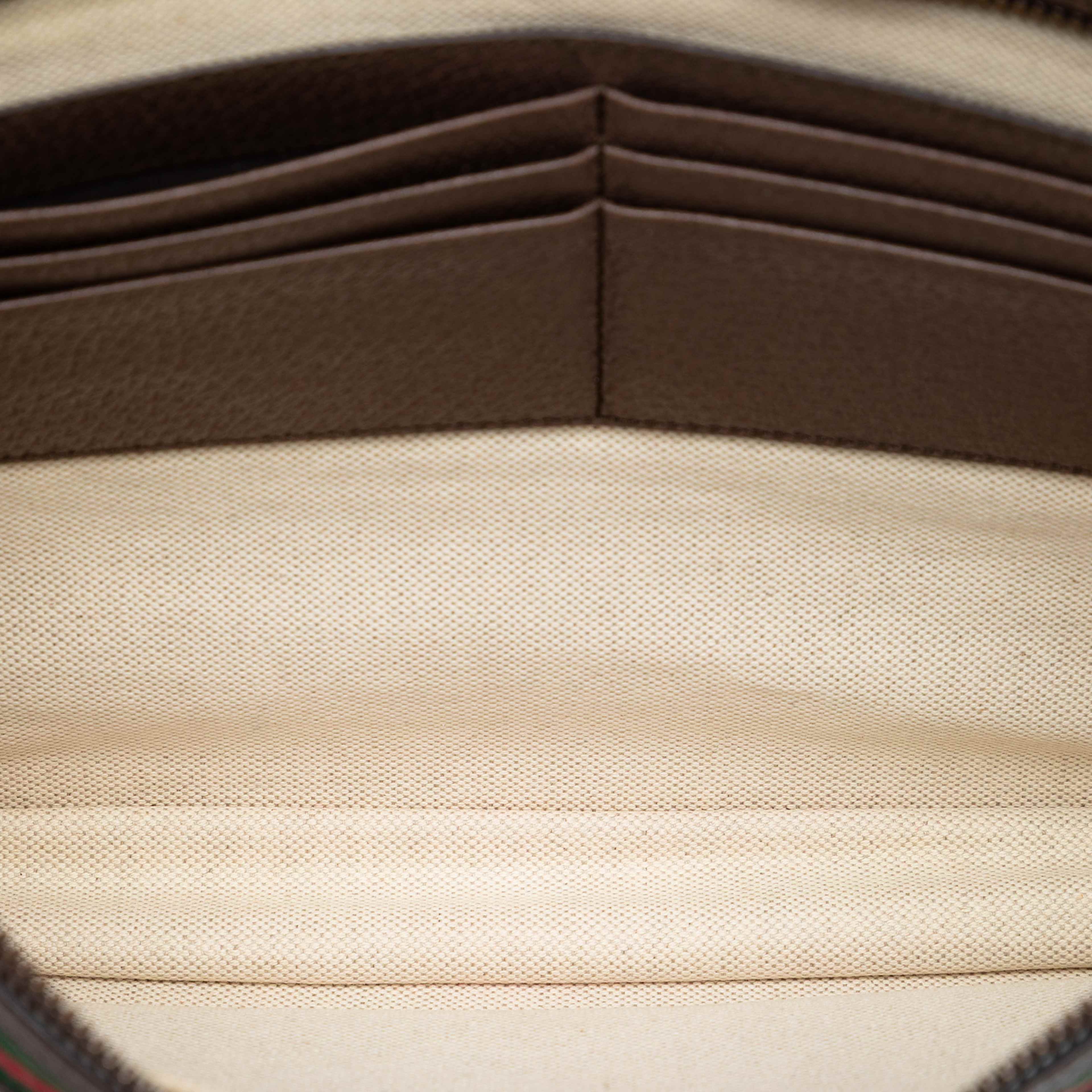 Gucci Gg Supreme Web Ophidia Clutch, från Luxclusif, i färgen brown. Klicka för att öppna bilden i stort format