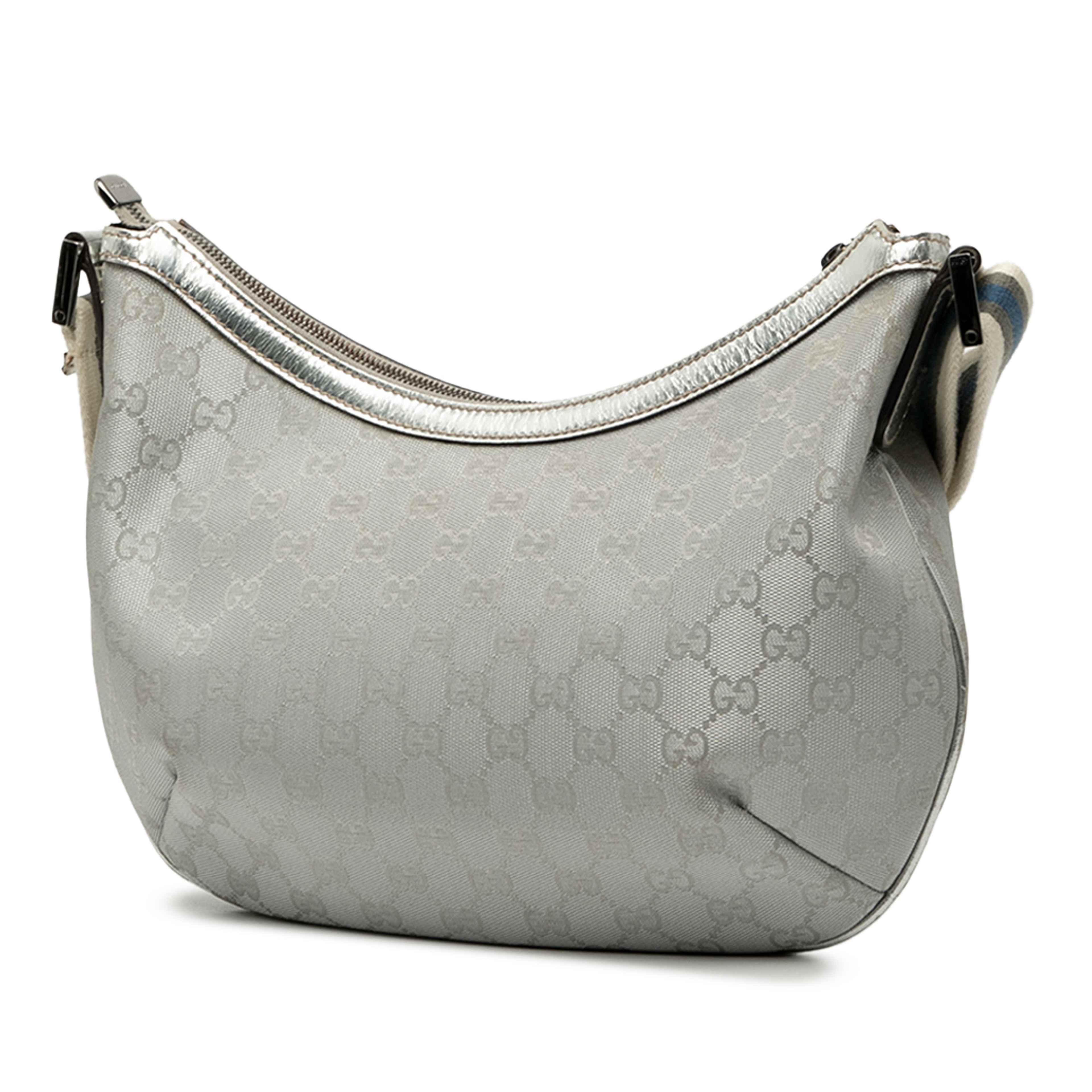 Gucci Gg Imprime Web Crossbody, från Luxclusif, i färgen silver. Klicka för att öppna bilden i stort format