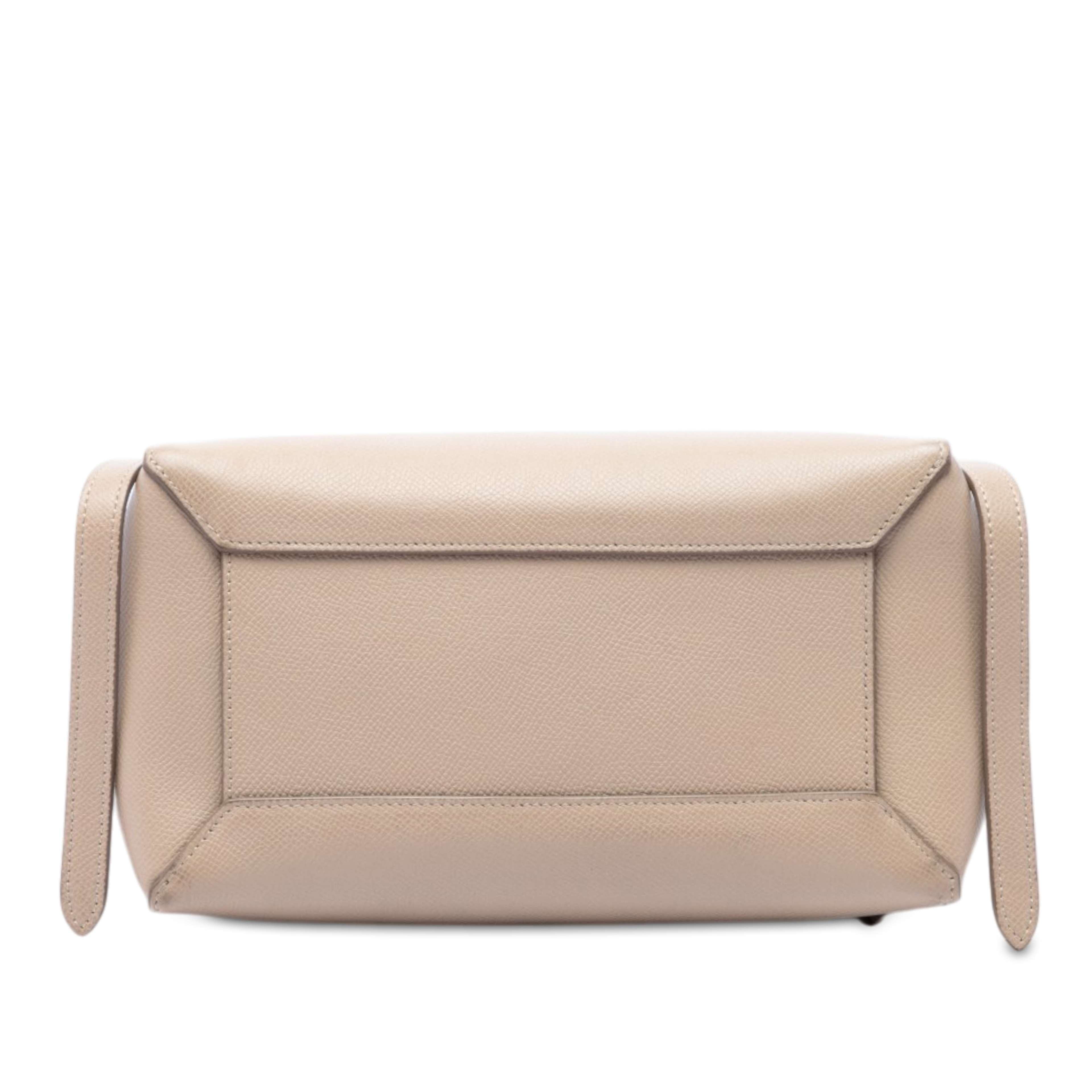 Celine Micro Grained Calfskin Belt Bag, från Luxclusif, i färgen beige. Klicka för att öppna bilden i stort format