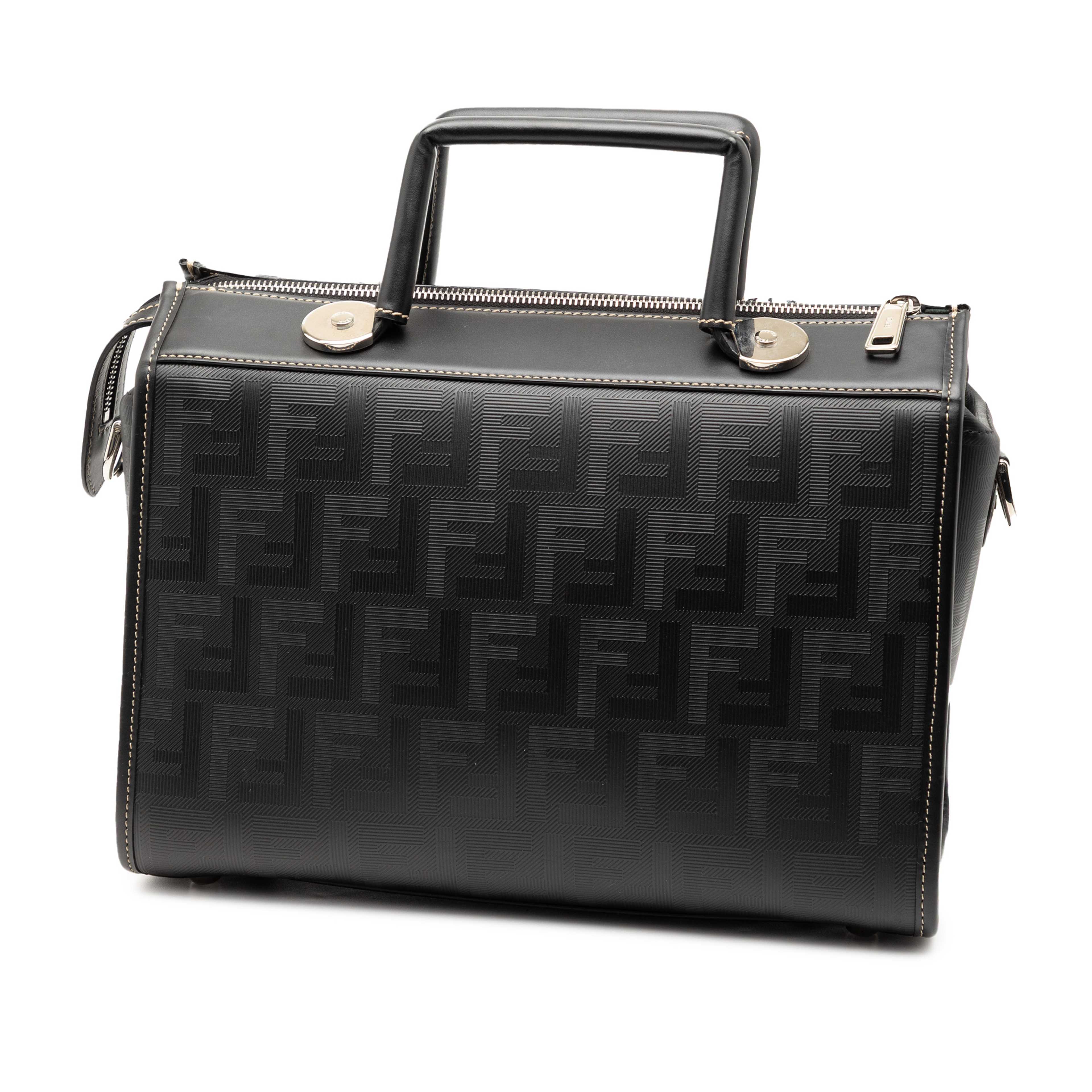 Fendi Zucca Coated Canvas Soft Trunk Satchel, från Luxclusif, i färgen black. Klicka för att öppna bilden i stort format