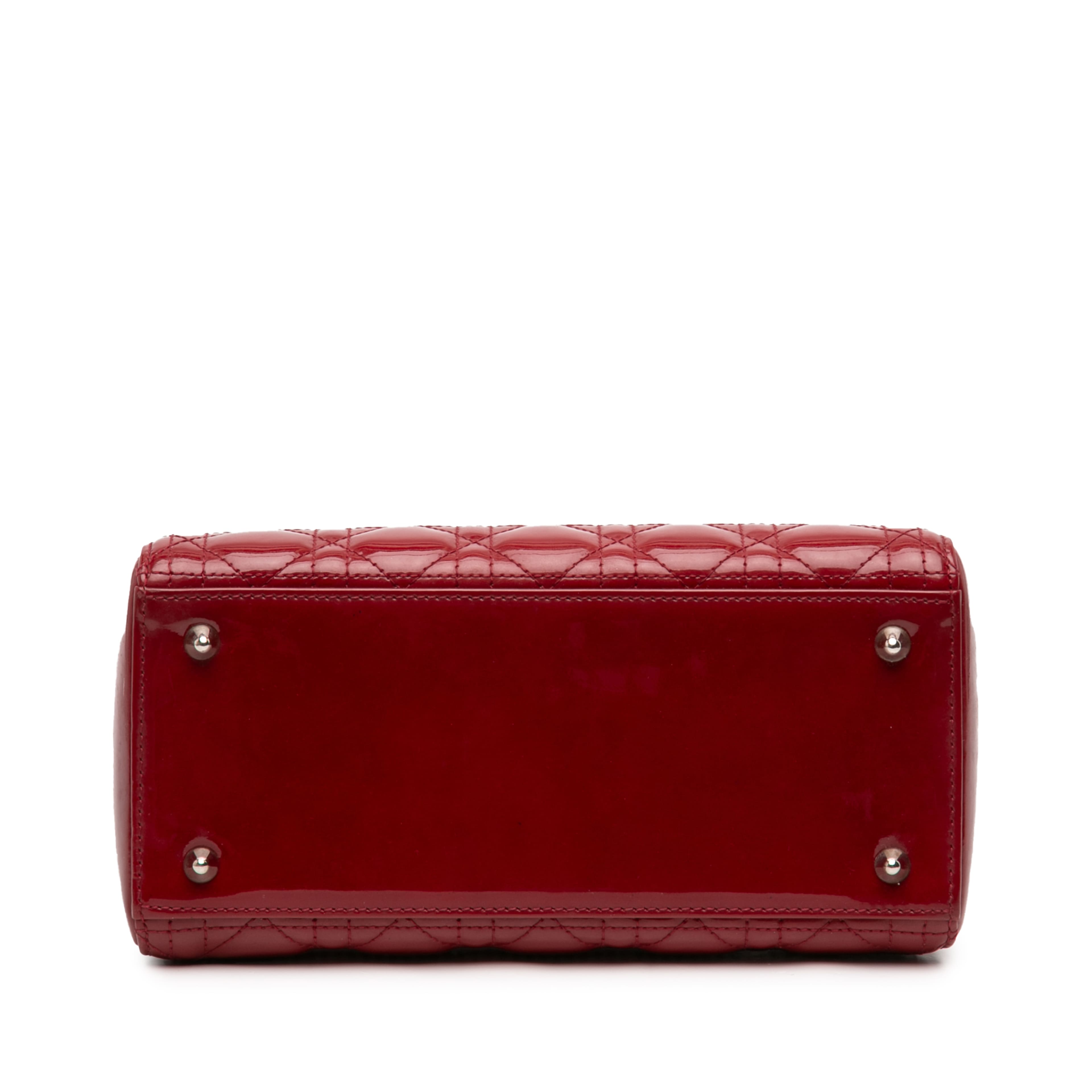 Dior Medium Patent Cannage Lady Dior, från Luxclusif, i färgen dark red. Klicka för att öppna bilden i stort format