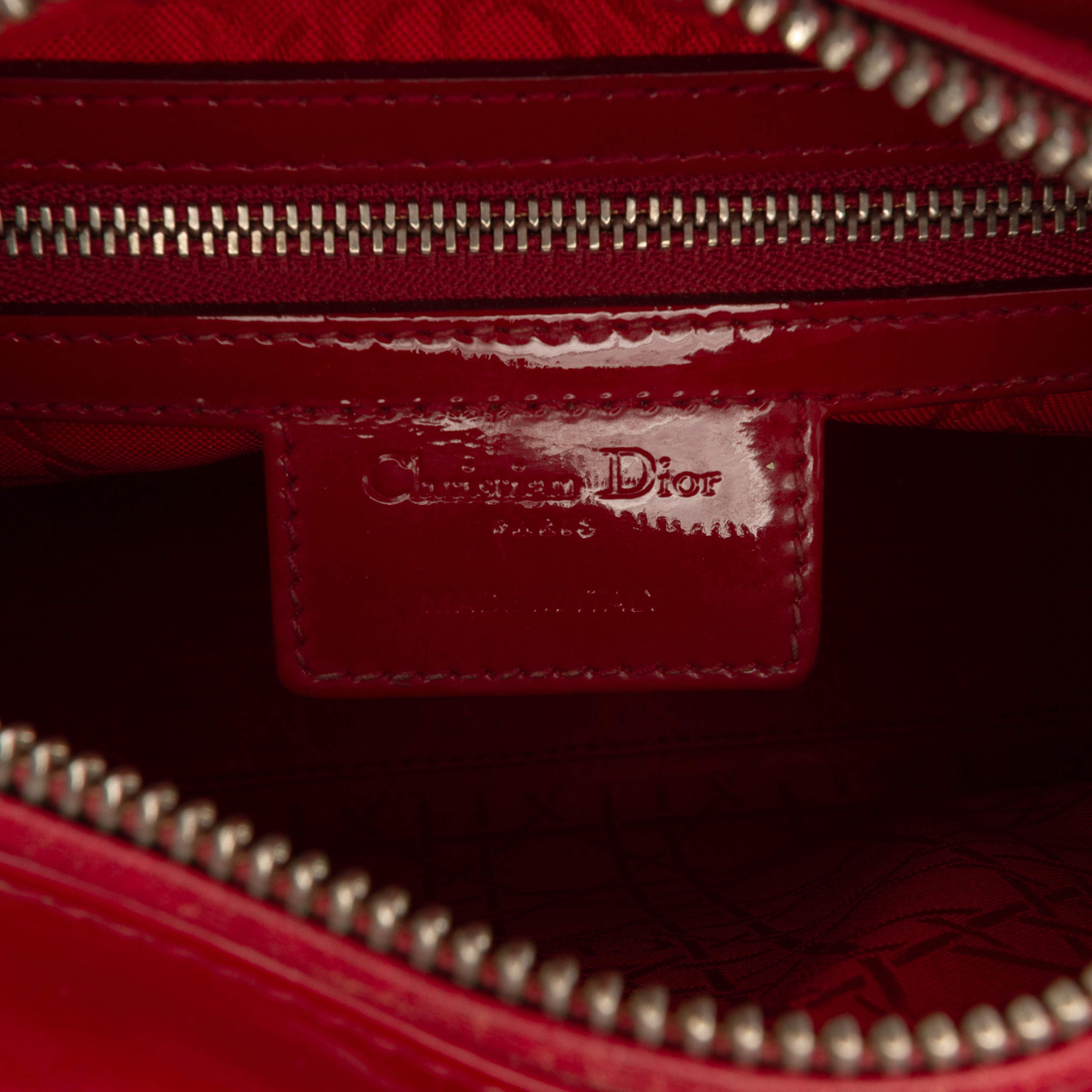 Dior Medium Patent Cannage Lady Dior, från Luxclusif, i färgen dark red. Klicka för att öppna bilden i stort format