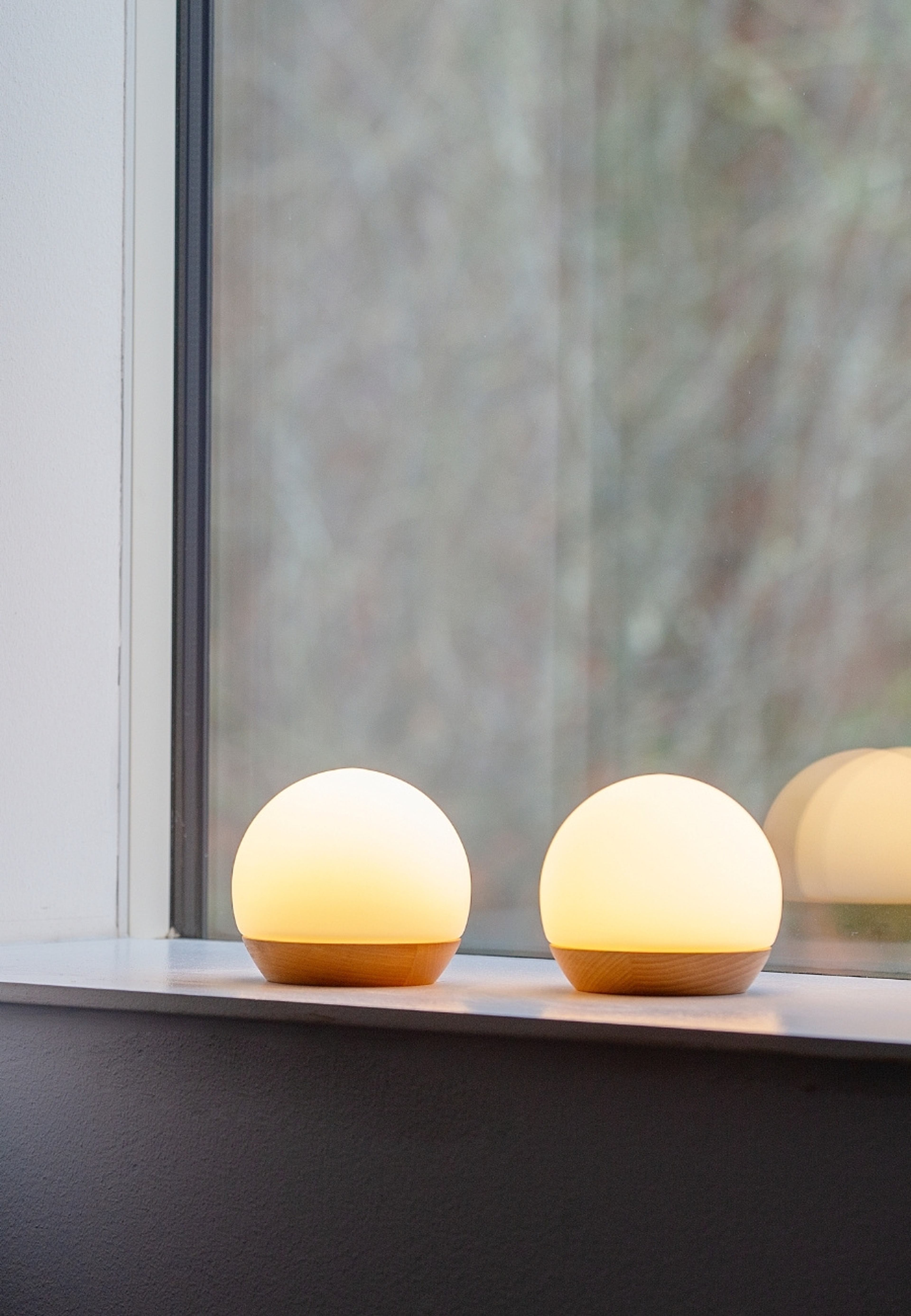 Spring Snowball Ø11 cm uppladdningsbar bordslampa
