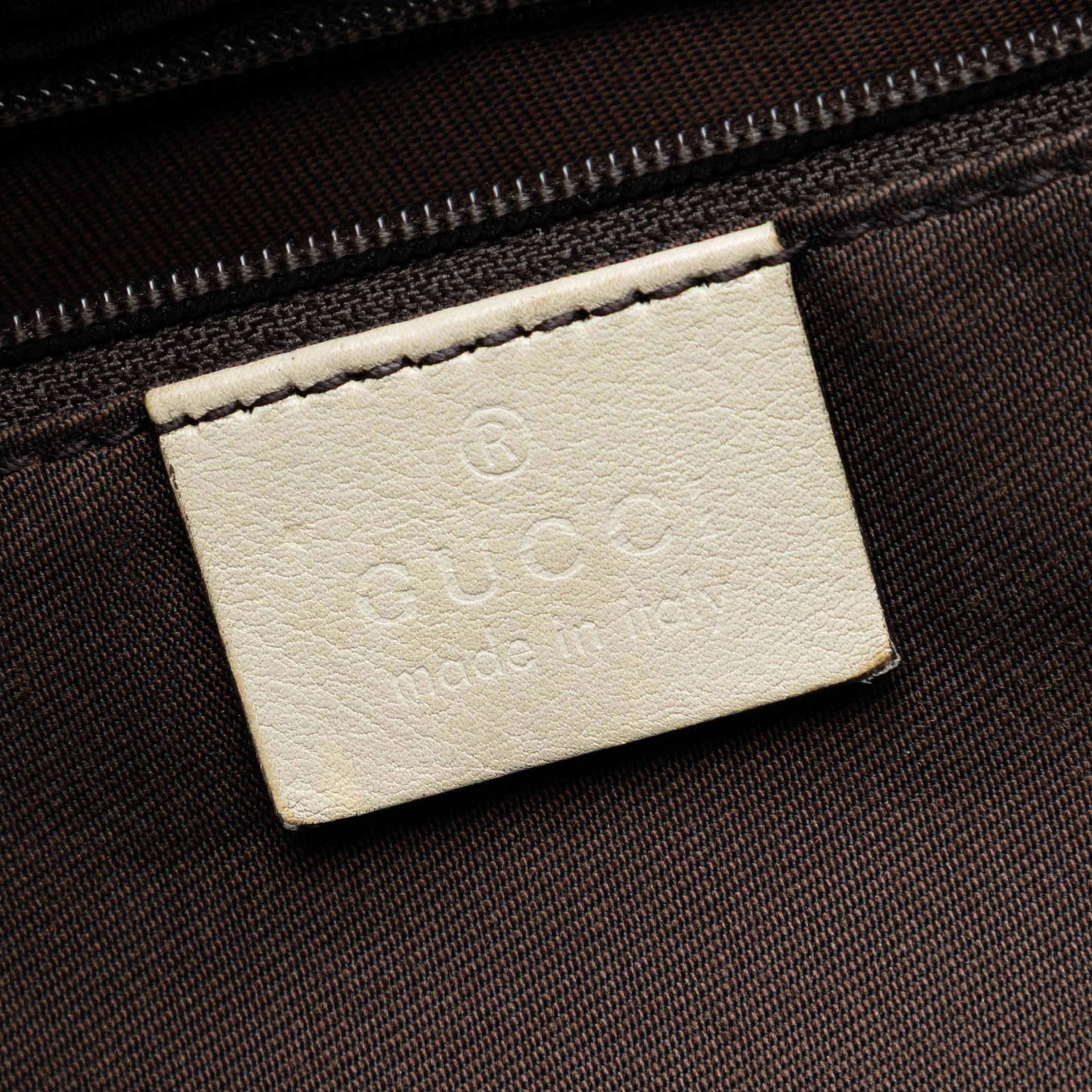 Gucci Medium Gg Canvas Sukey Tote, från Luxclusif, i färgen beige. Klicka för att öppna bilden i stort format