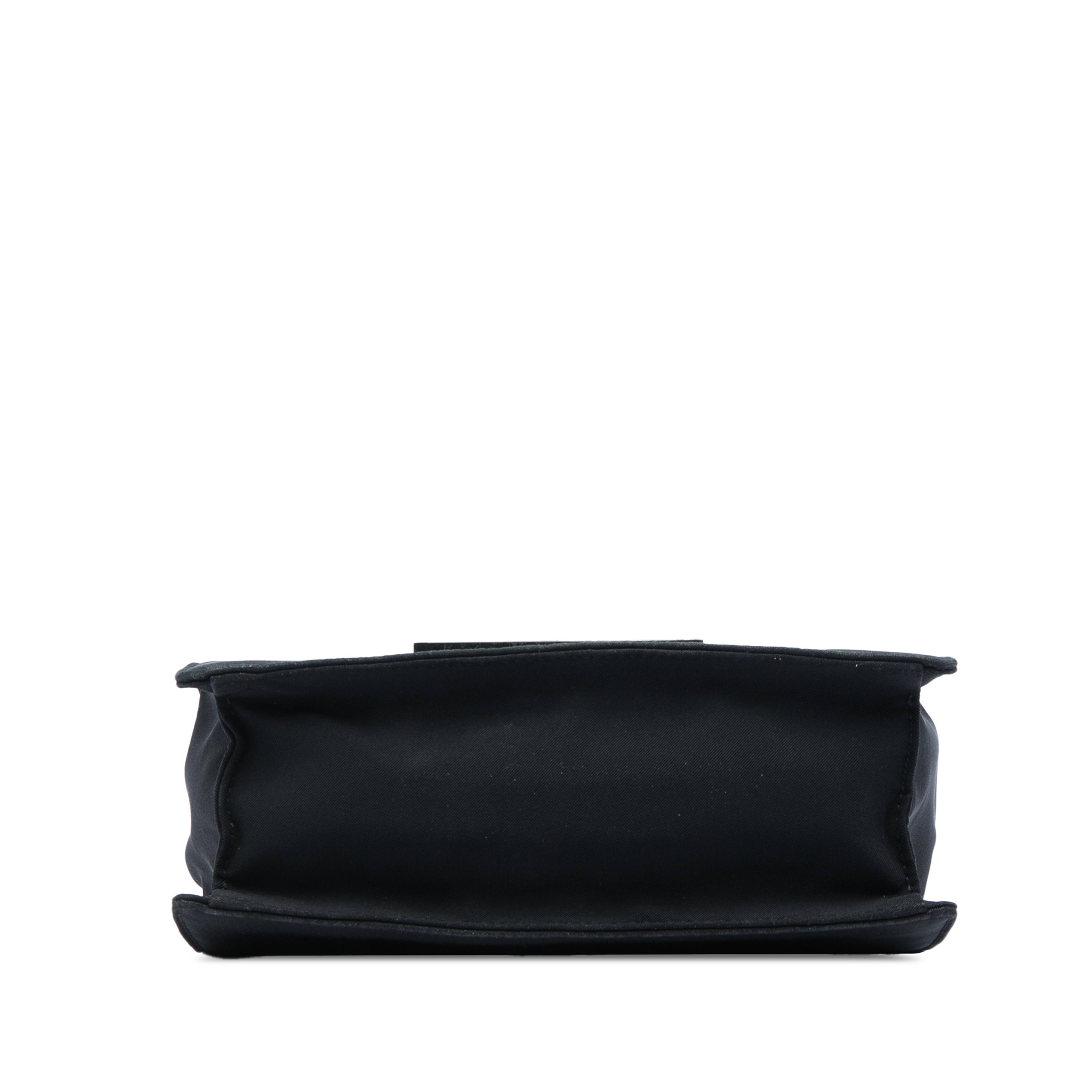 Prada Tessuto Flap Crossbody, från Luxclusif, i färgen svart. Klicka för att öppna bilden i stort format