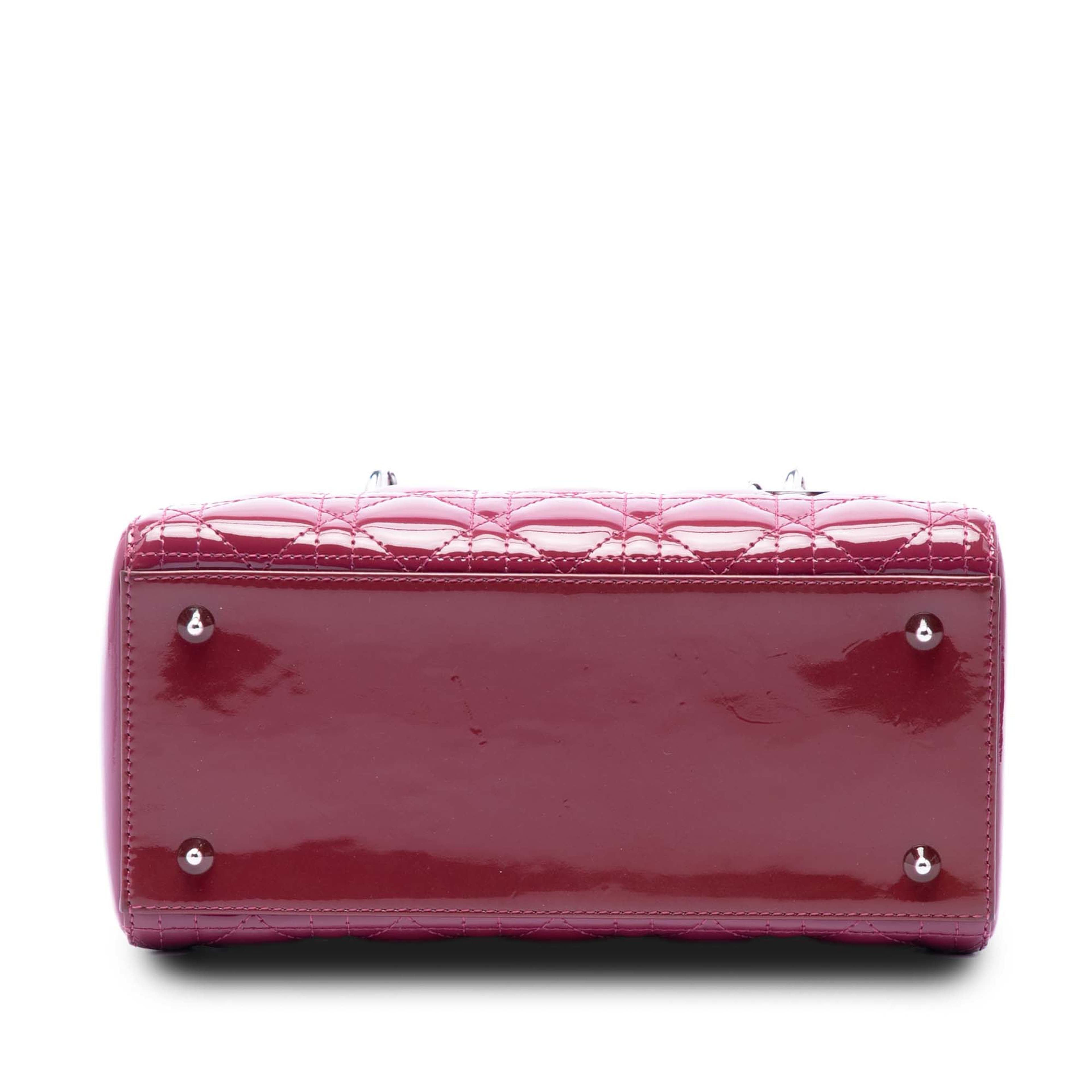 Dior Medium Patent Cannage Lady Dior, från Luxclusif, i färgen rosa. Klicka för att öppna bilden i stort format