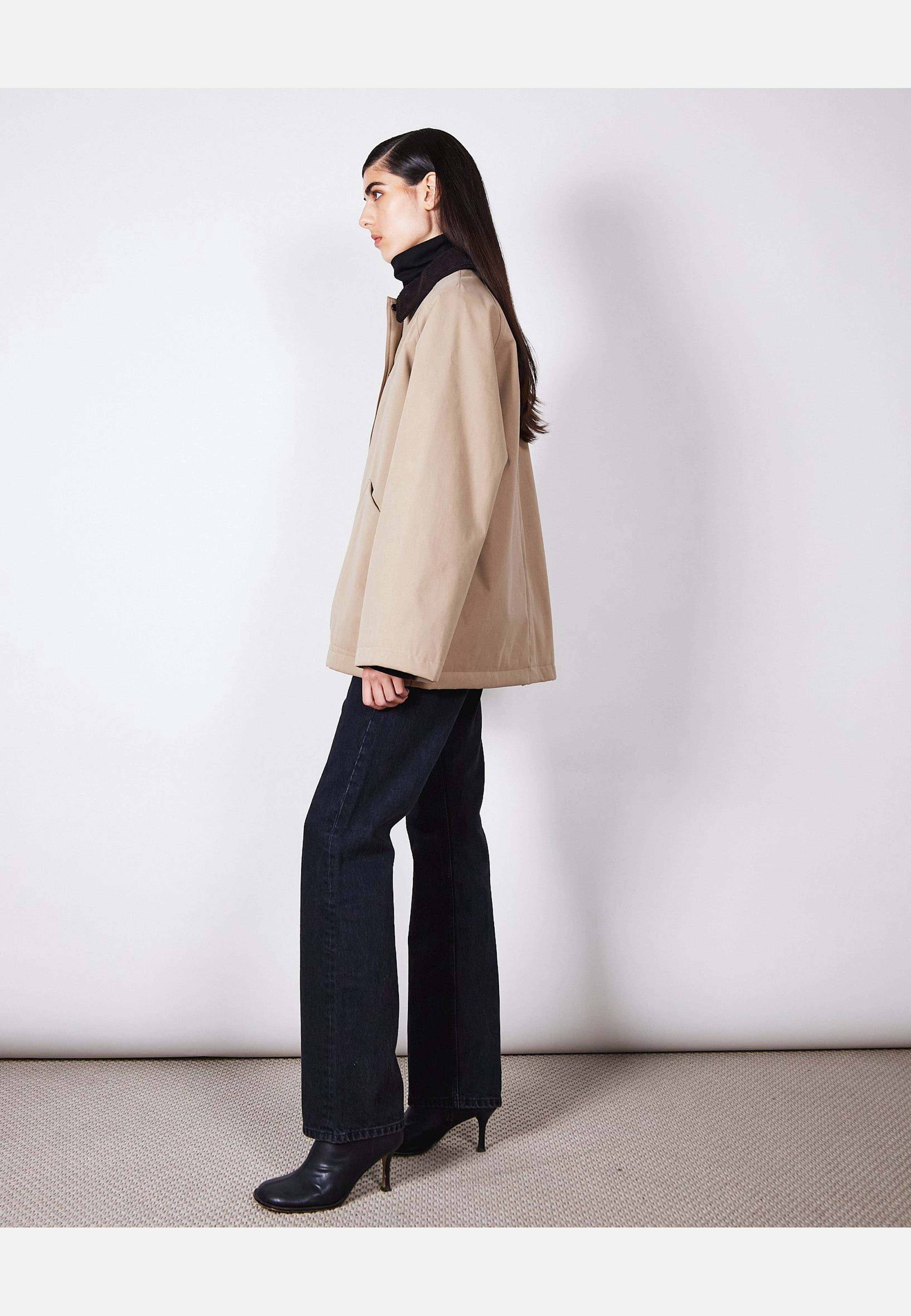 Davonna, från Brixtol Textiles, i färgen khaki. Klicka för att öppna bilden i stort format
