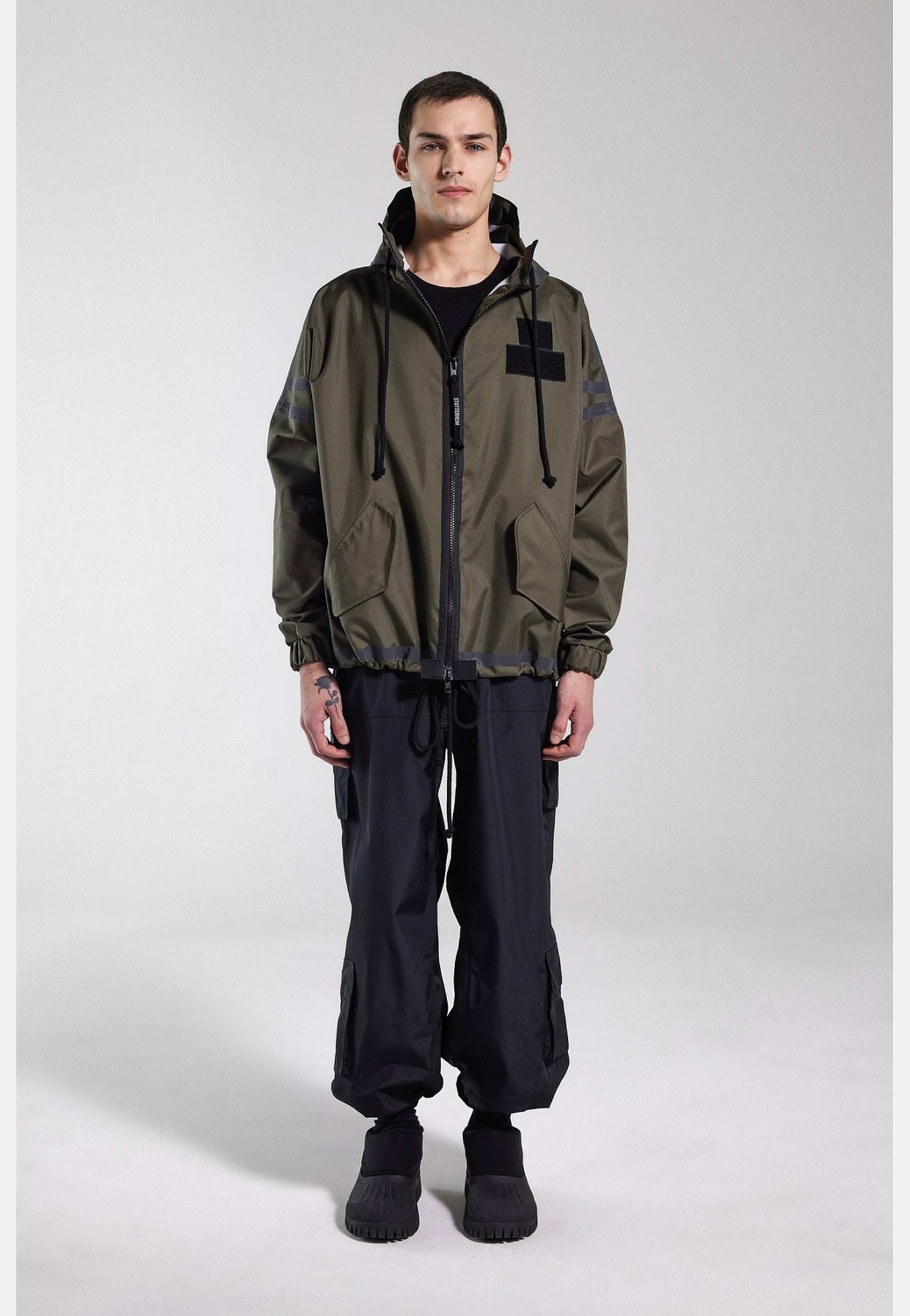 Forsa Full Zip Jacket, från Stutterheim, i färgen green. Klicka för att öppna bilden i stort format