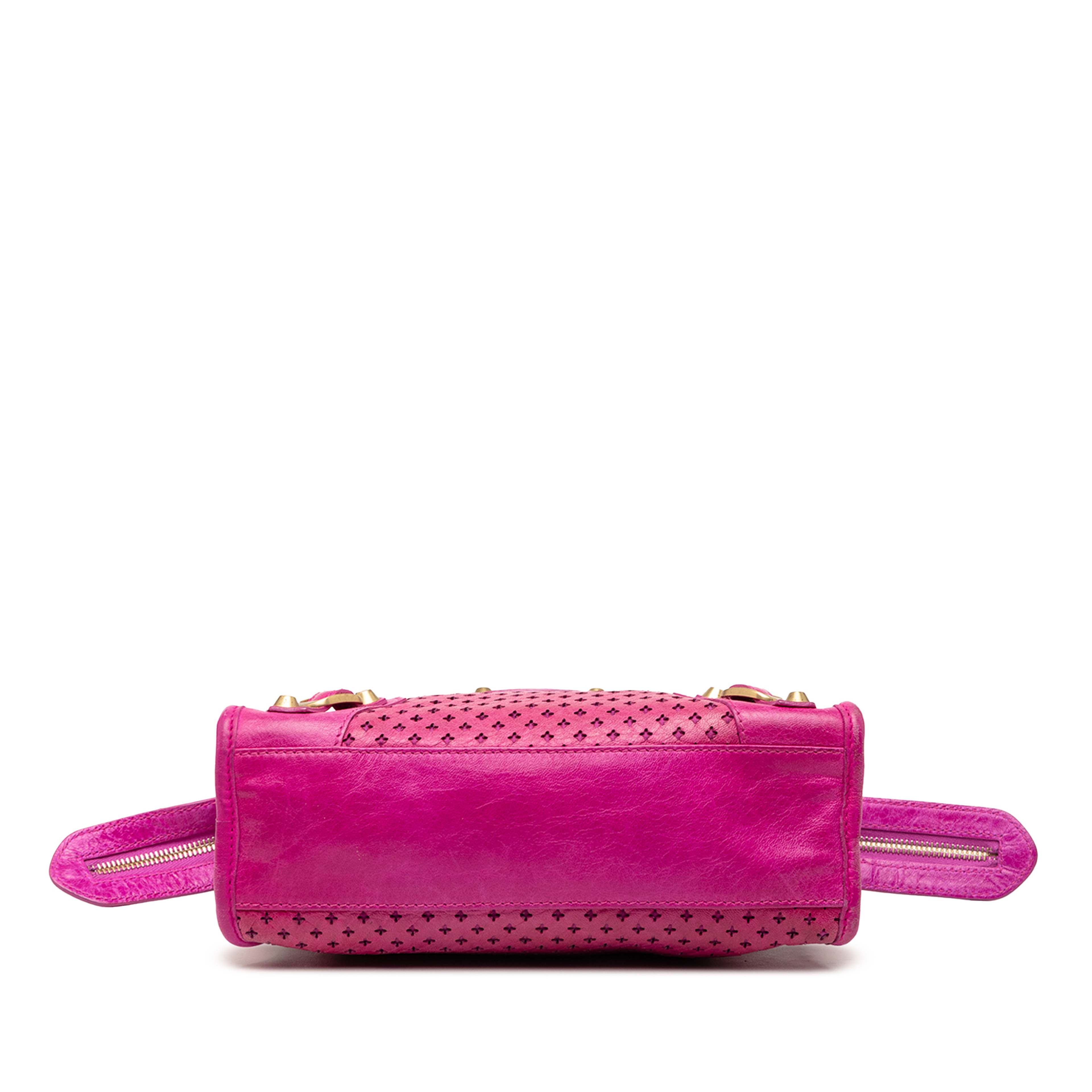 Balenciaga Mini Lambskin Motocross Stadio Laser Cut Cross Classic City Satchel, från Luxclusif, i färgen hot pink. Klicka för att öppna bilden i stort format