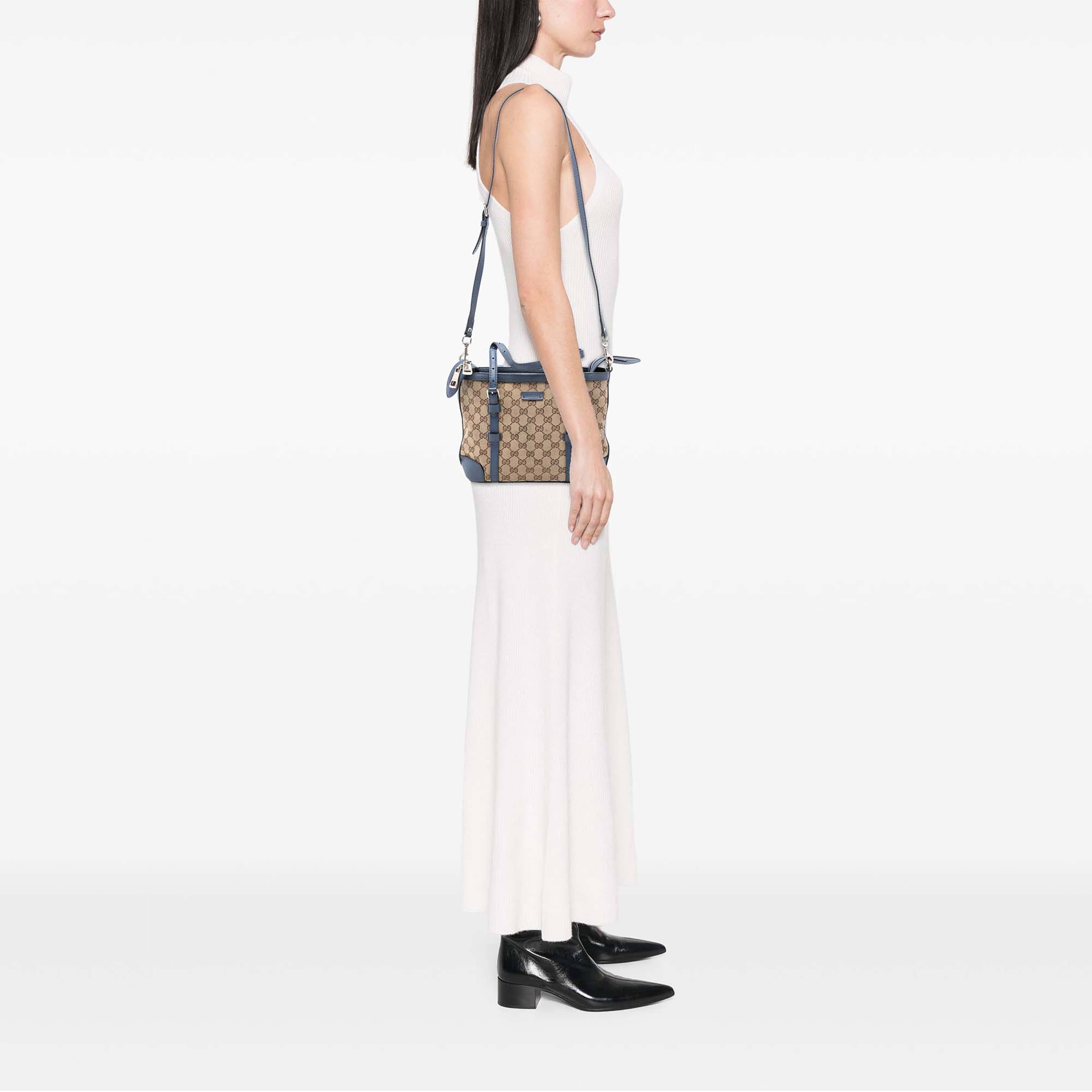 Gucci Gg Canvas Satchel, från Luxclusif, i färgen blå. Klicka för att öppna bilden i stort format