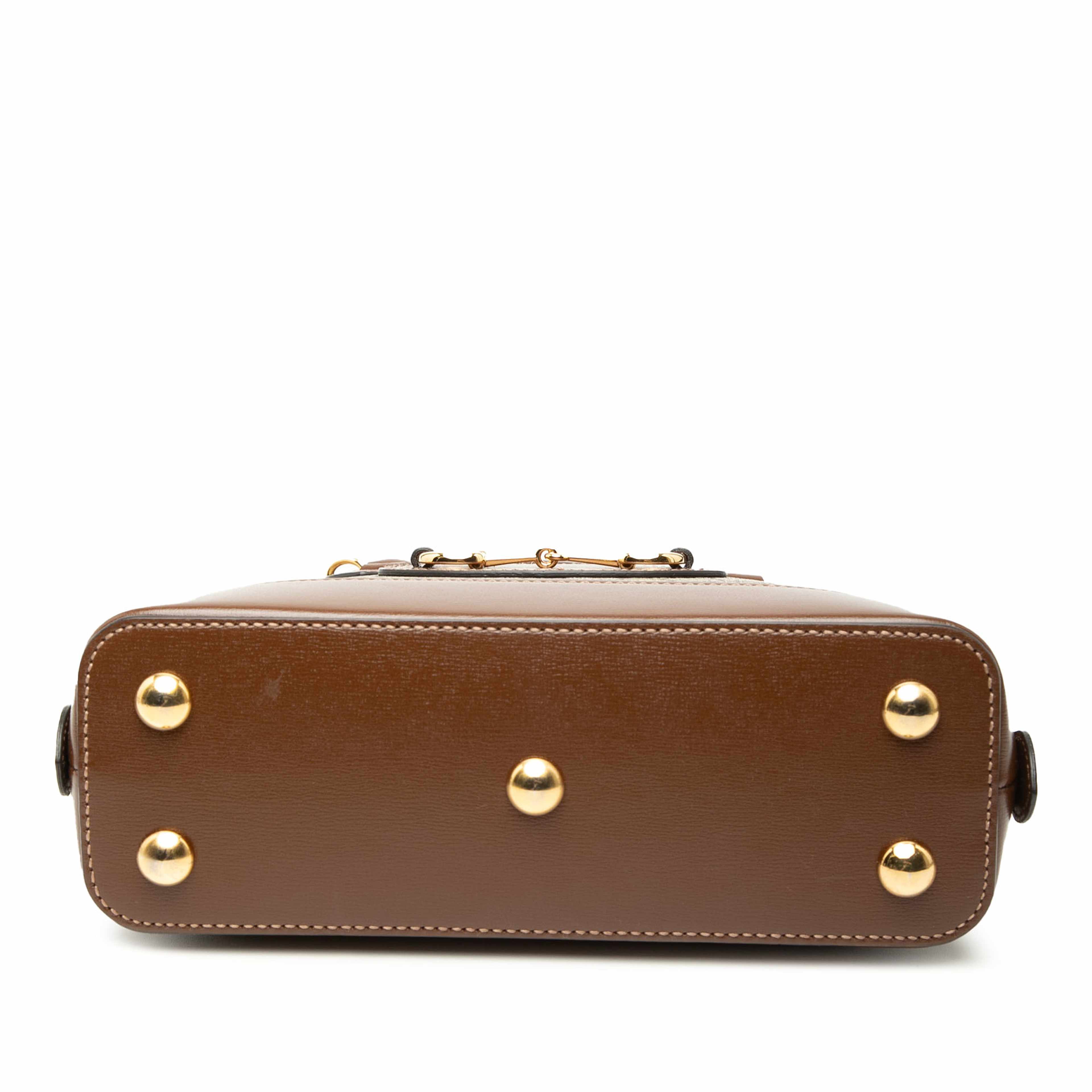 Gucci Small Gg Supreme Horsebit 1955 Satchel, från Luxclusif, i färgen beige. Klicka för att öppna bilden i stort format