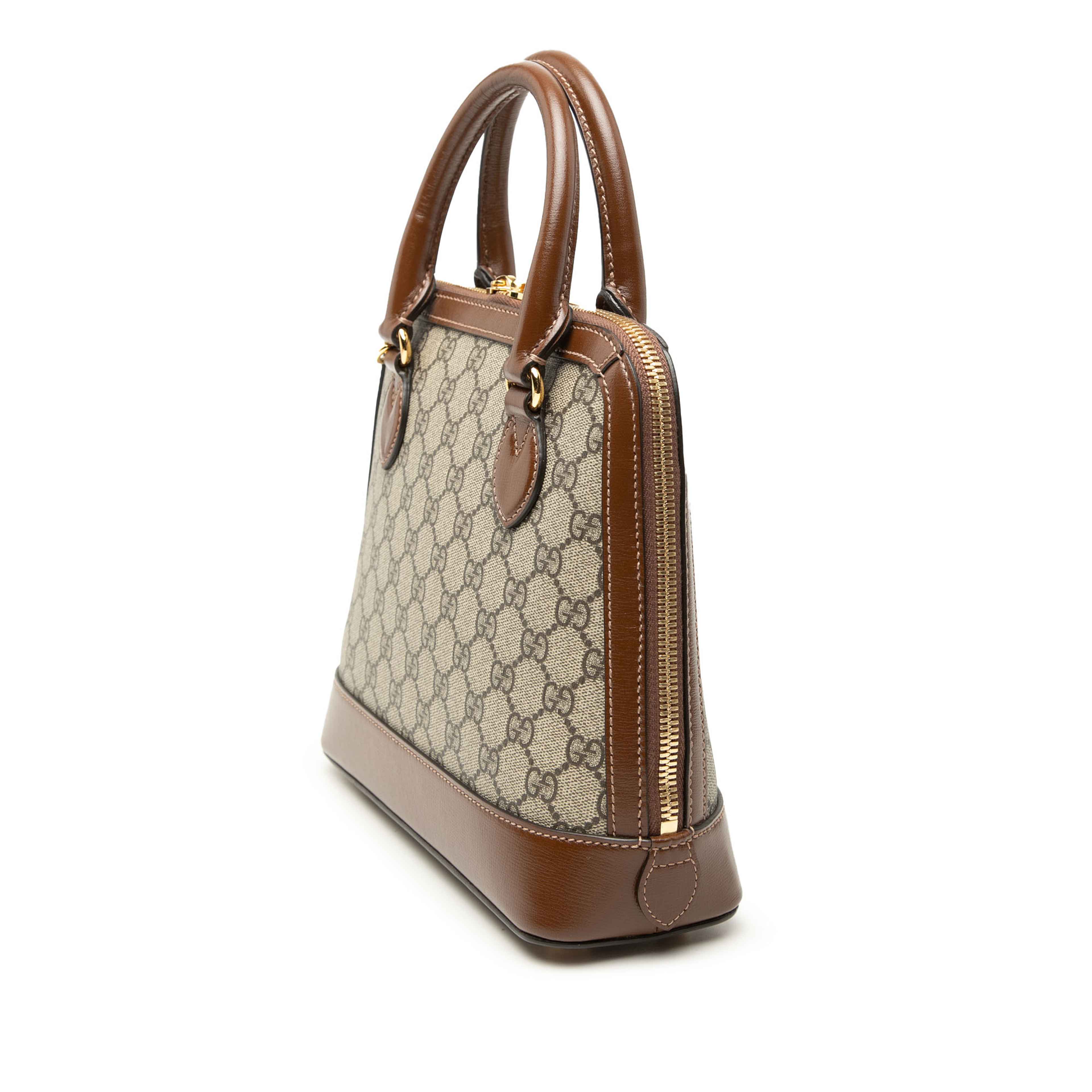 Gucci Small Gg Supreme Horsebit 1955 Satchel, från Luxclusif, i färgen beige. Klicka för att öppna bilden i stort format