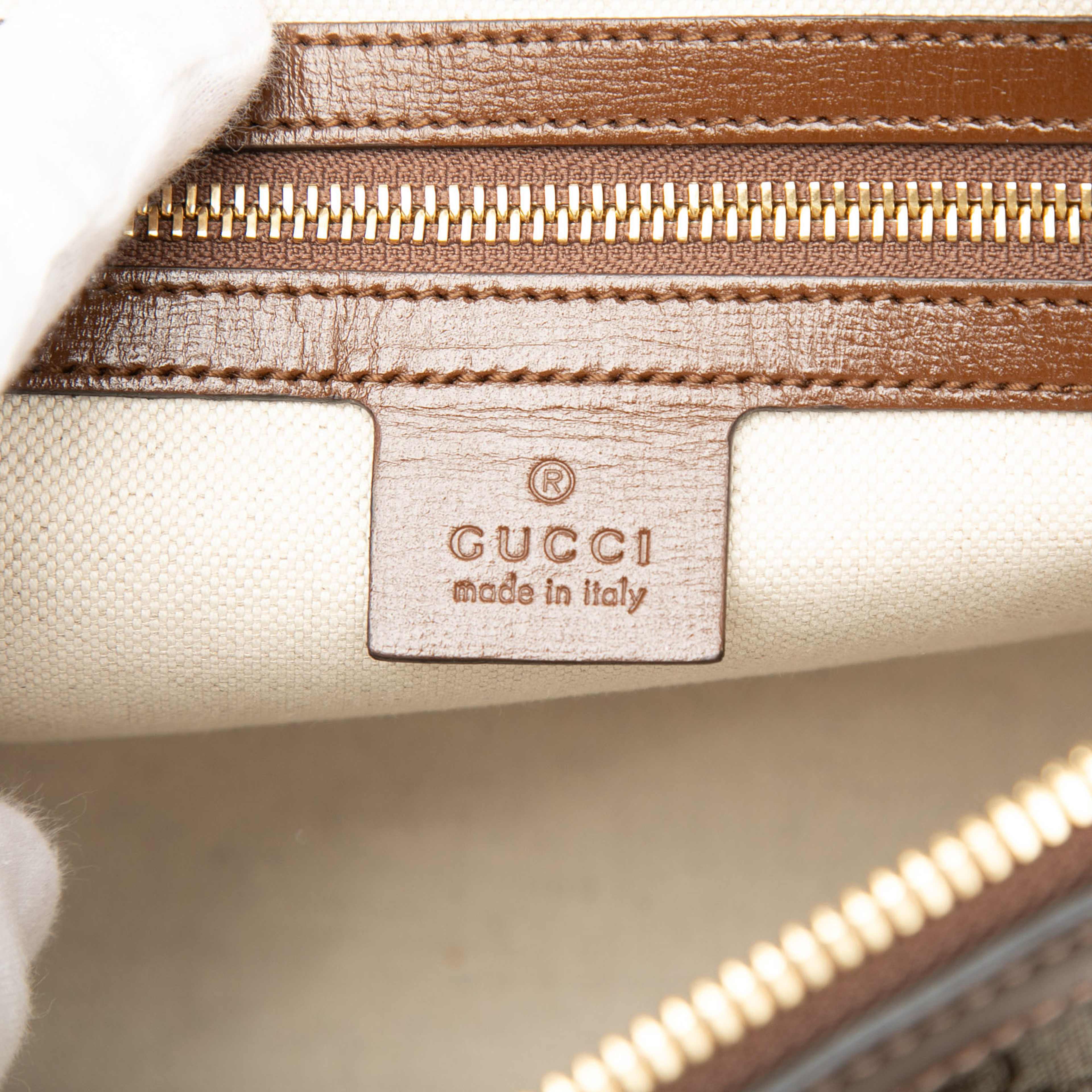 Gucci Small Gg Supreme Horsebit 1955 Satchel, från Luxclusif, i färgen beige. Klicka för att öppna bilden i stort format