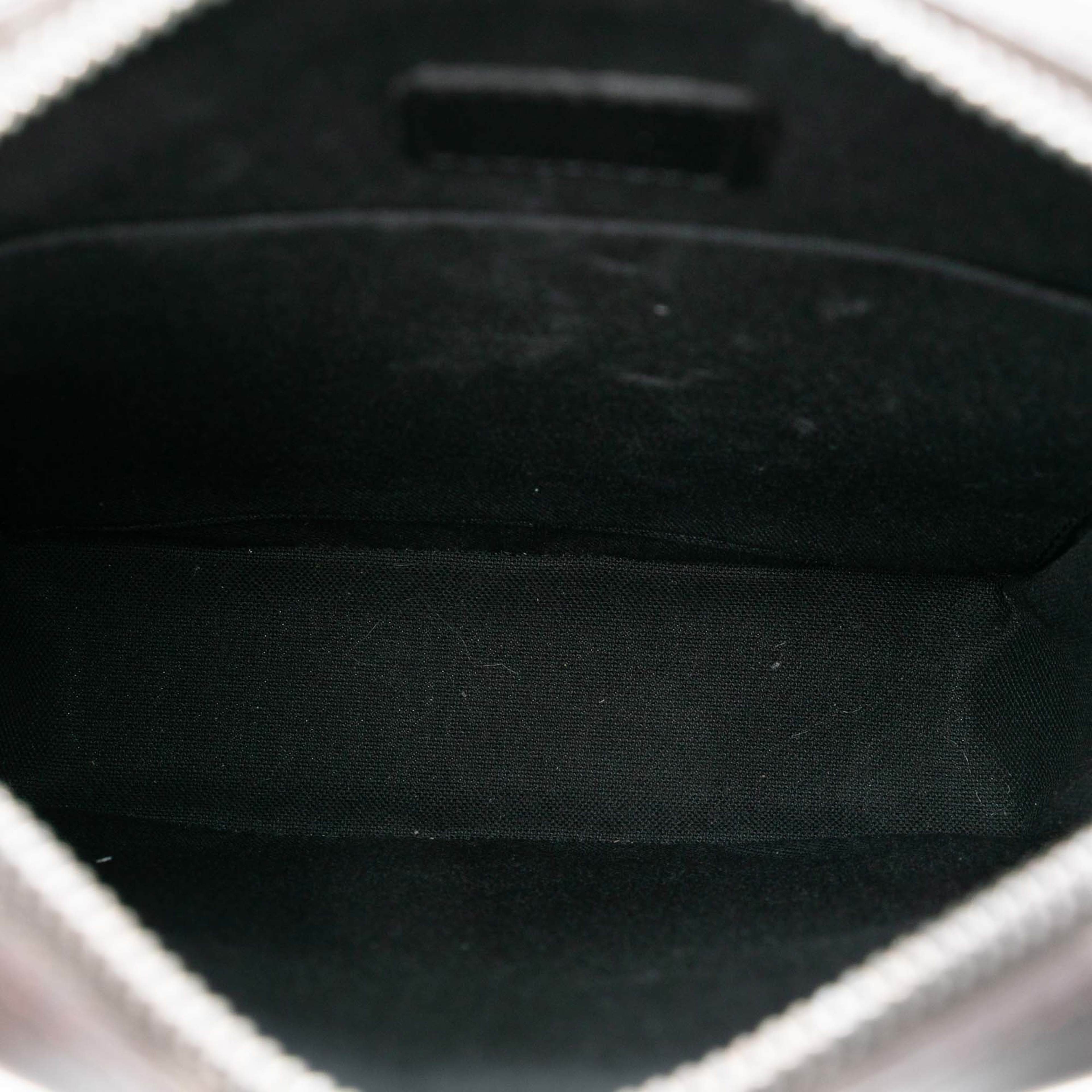 Louis Vuitton Monogram Glace Bobby, från Luxclusif, i färgen dark brown. Klicka för att öppna bilden i stort format