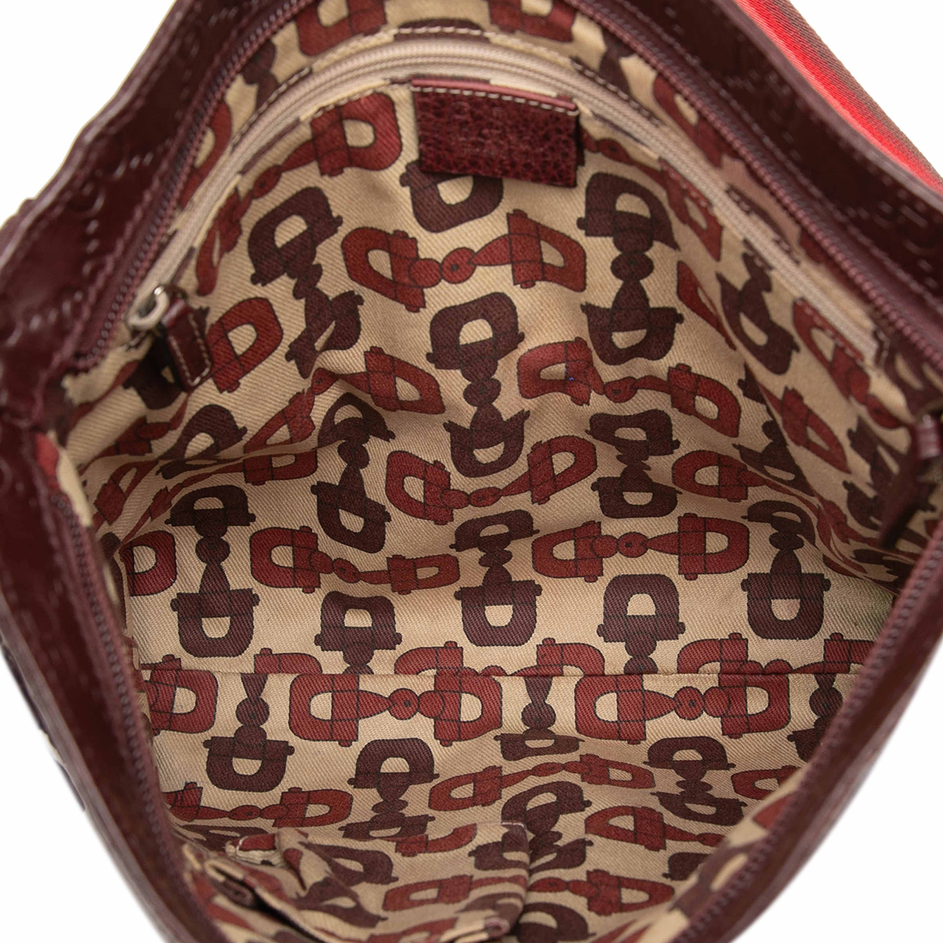 Gucci Guccissima Web Crossbody, från Luxclusif, i färgen burgundy. Klicka för att öppna bilden i stort format