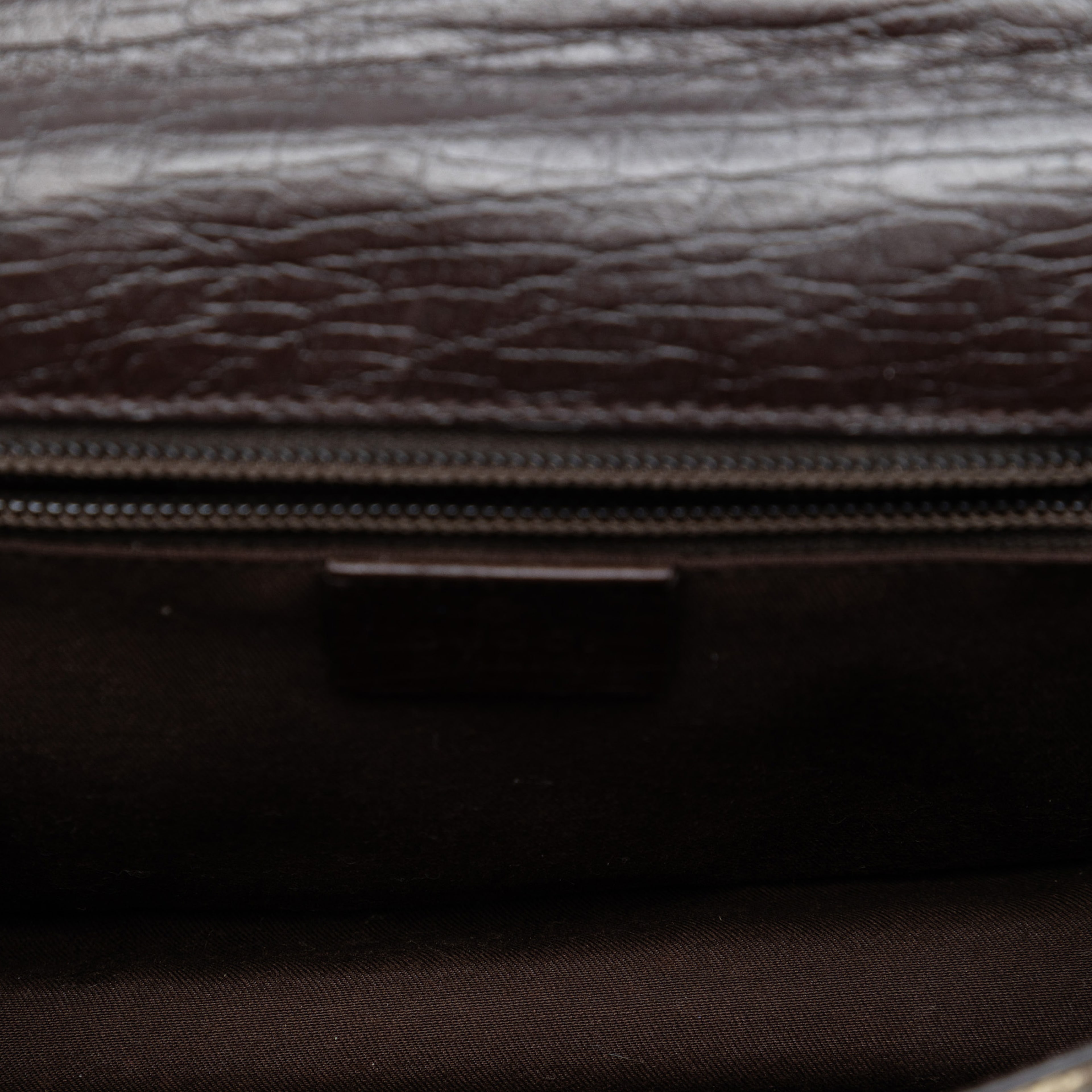 Gucci Gg Supreme Clutch, från Luxclusif, i färgen beige. Klicka för att öppna bilden i stort format