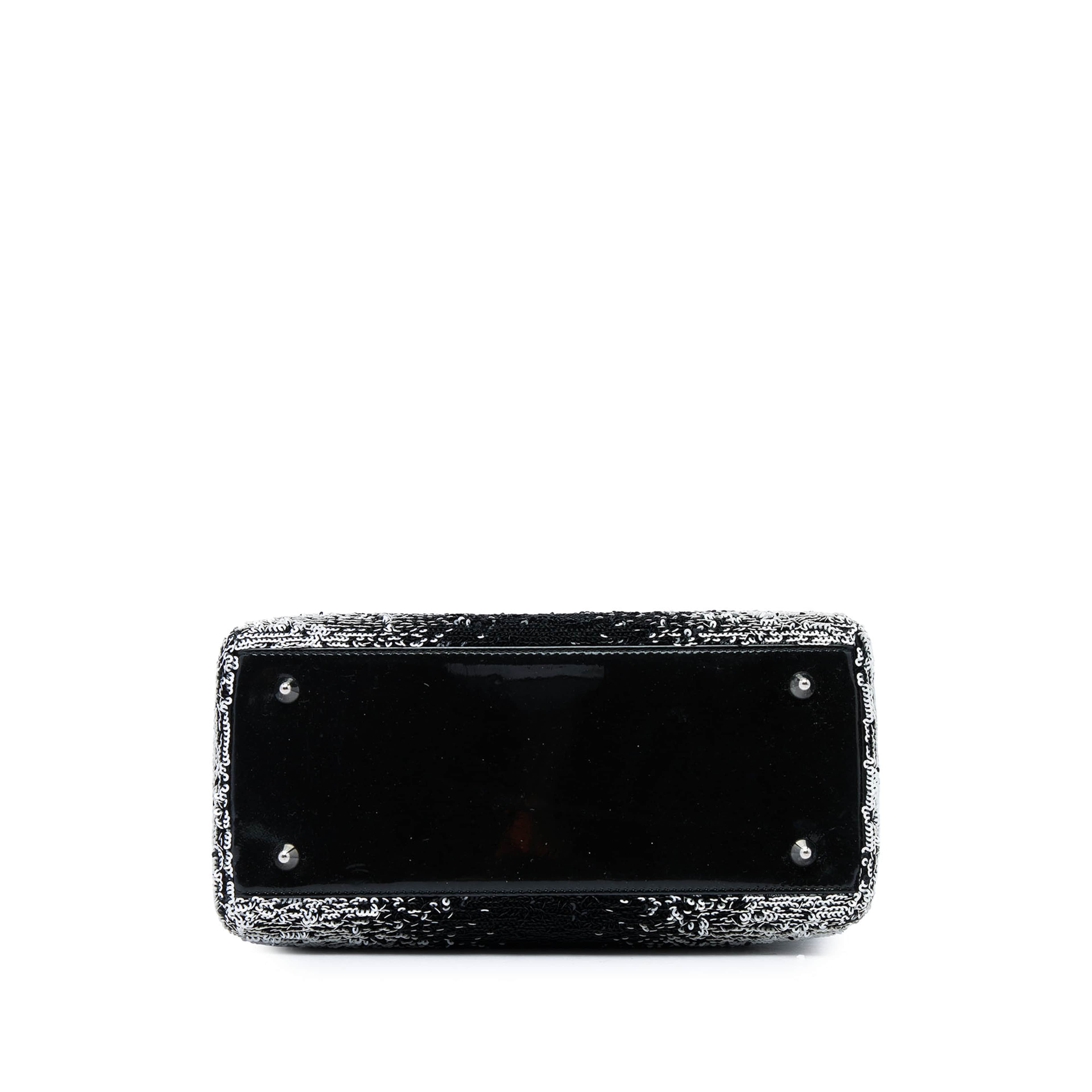 Dior Medium Sequins Lady Dior, från Luxclusif, i färgen svart. Klicka för att öppna bilden i stort format