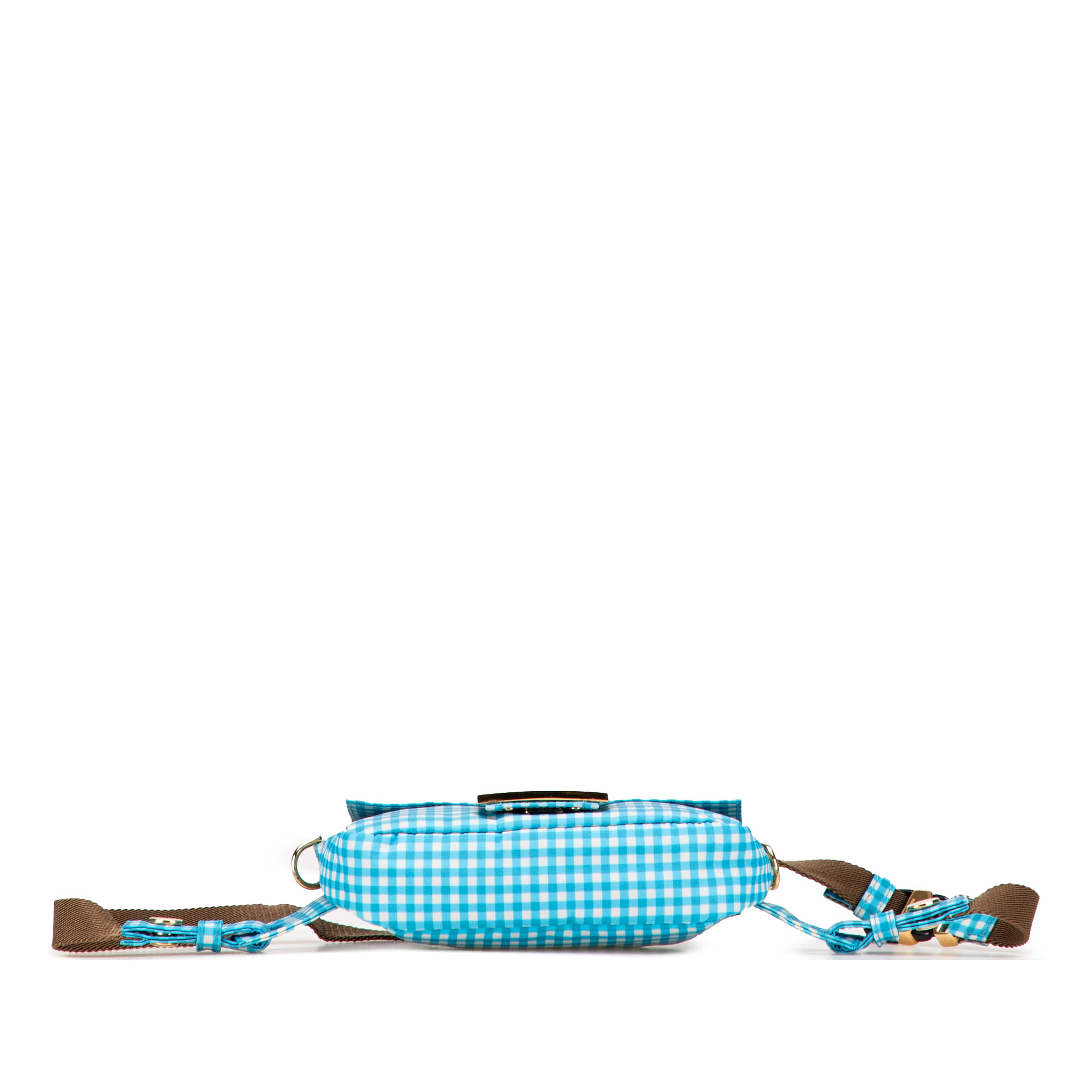 Fendi Joshua Vides Mini Nylon Convertible Baguette Satchel, från Luxclusif, i färgen blå. Klicka för att öppna bilden i stort format