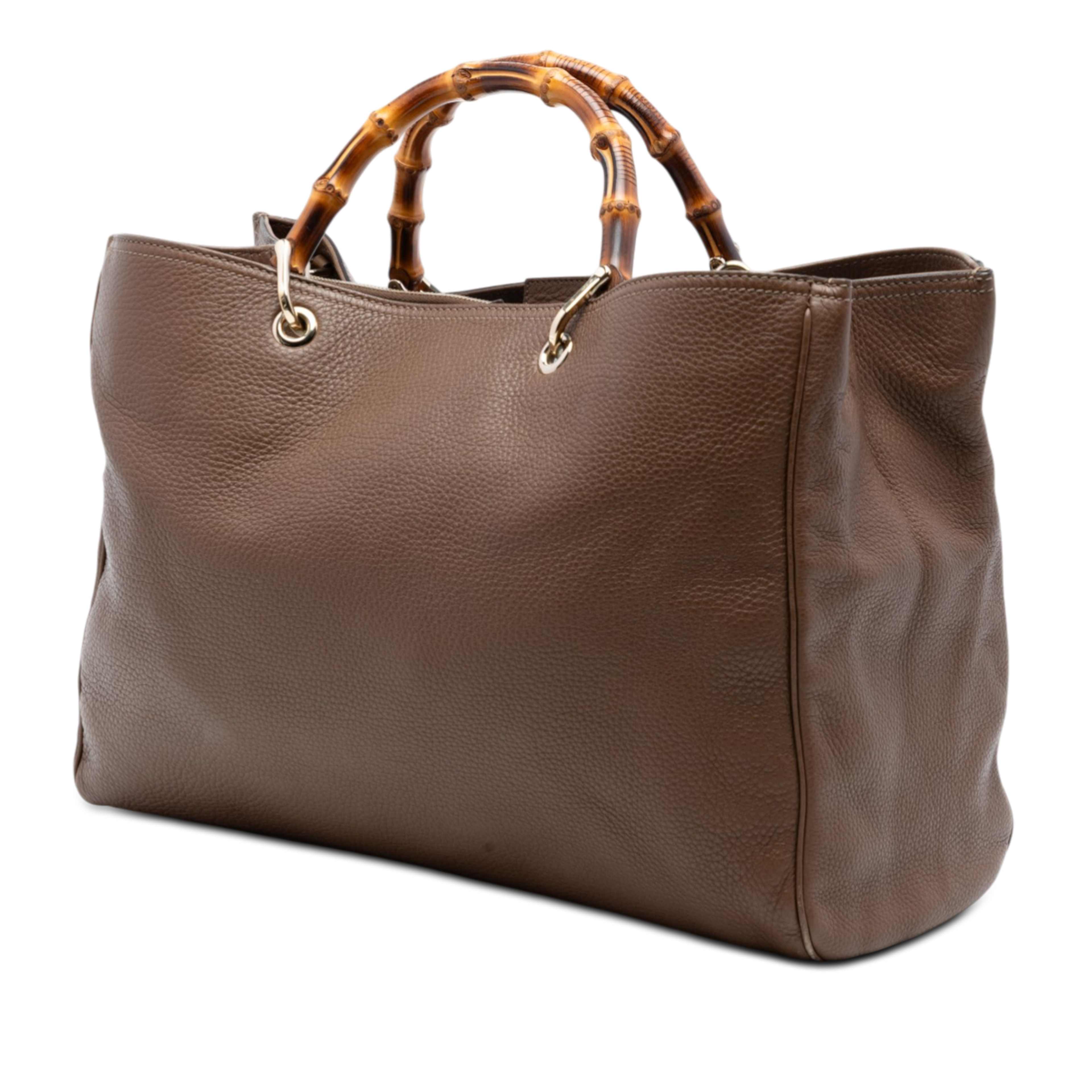 Gucci Large Calfskin Bamboo Shopper Satchel, från Luxclusif, i färgen brun. Klicka för att öppna bilden i stort format