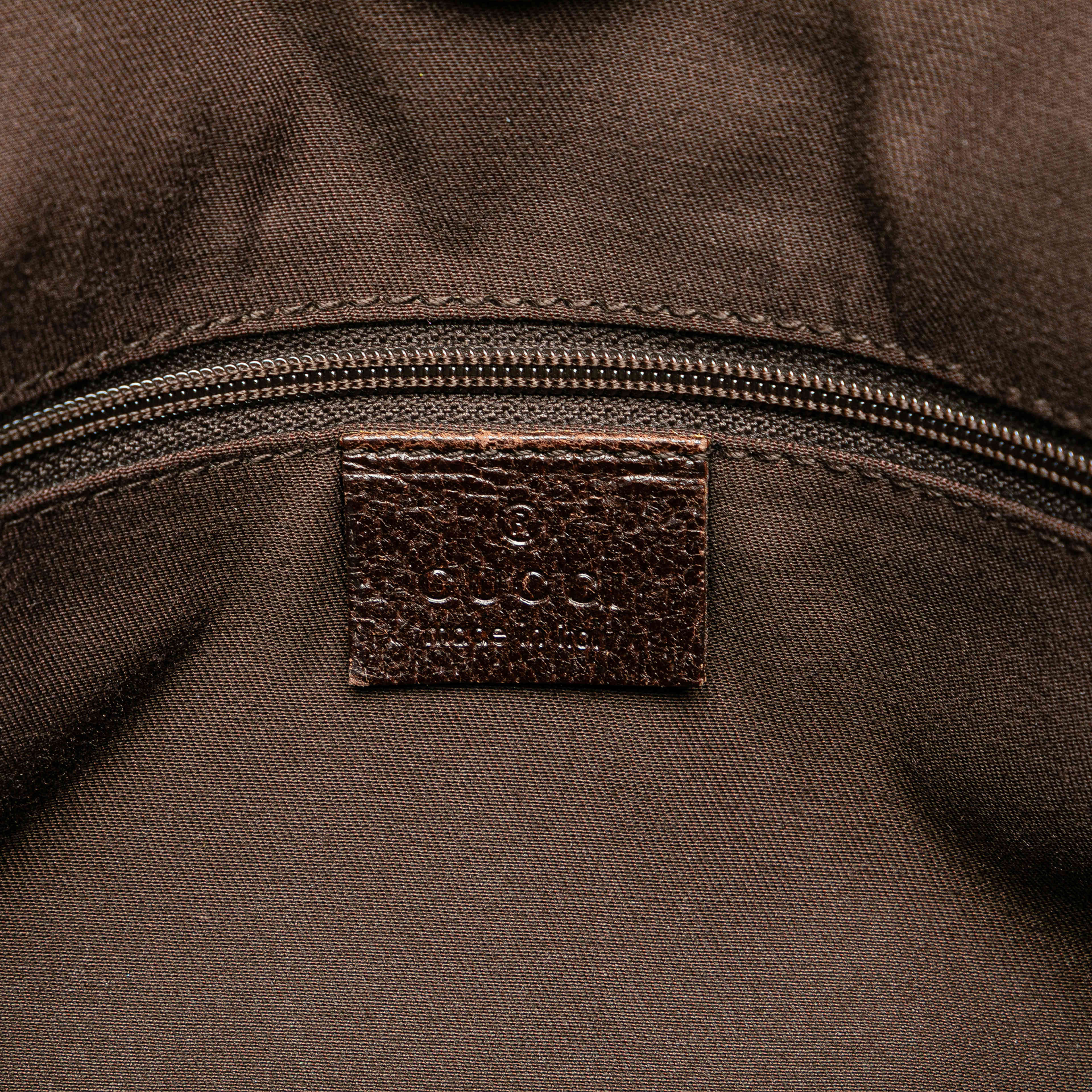 Gucci Gg Canvas Eclipse Tote, från Luxclusif, i färgen beige. Klicka för att öppna bilden i stort format